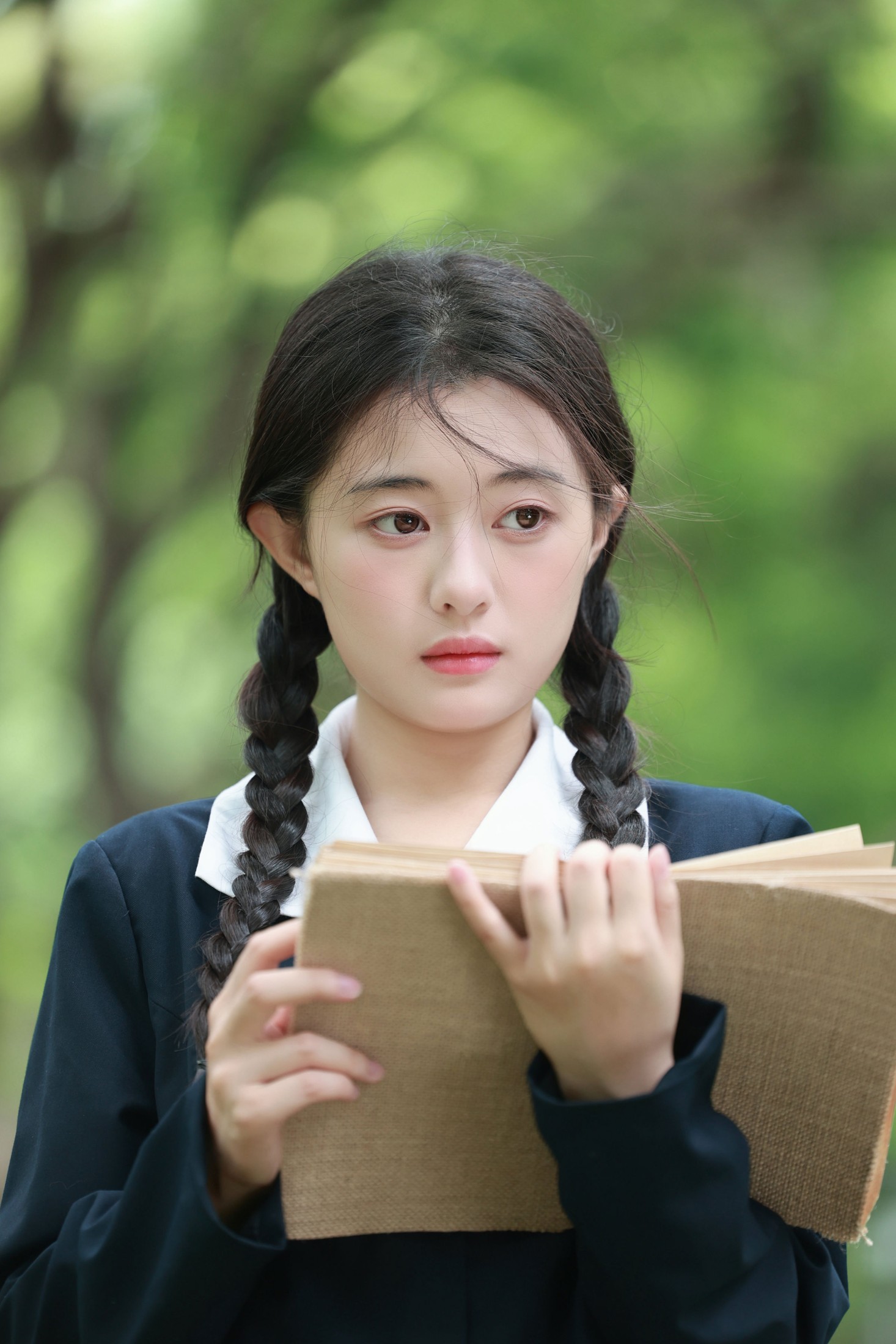 《风里的旧书页是少女的心事》[19P] 插图5