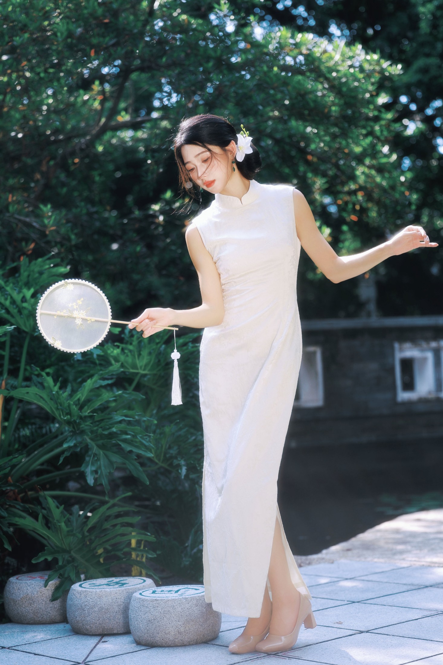 《被问爆的新中式｜白旗袍园林写真》[27P]-66COS