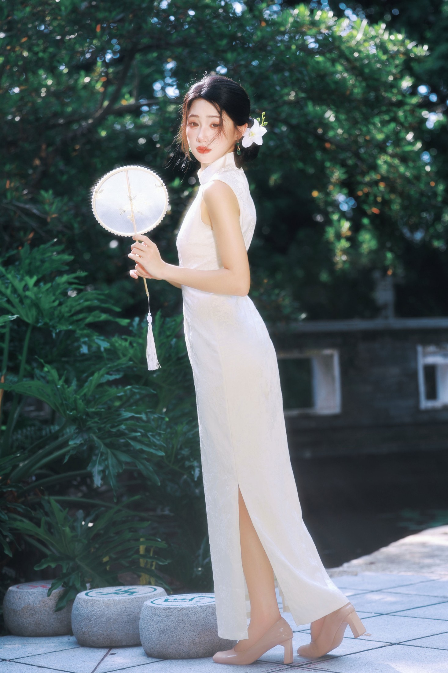 《被问爆的新中式｜白旗袍园林写真》[27P] 插图3