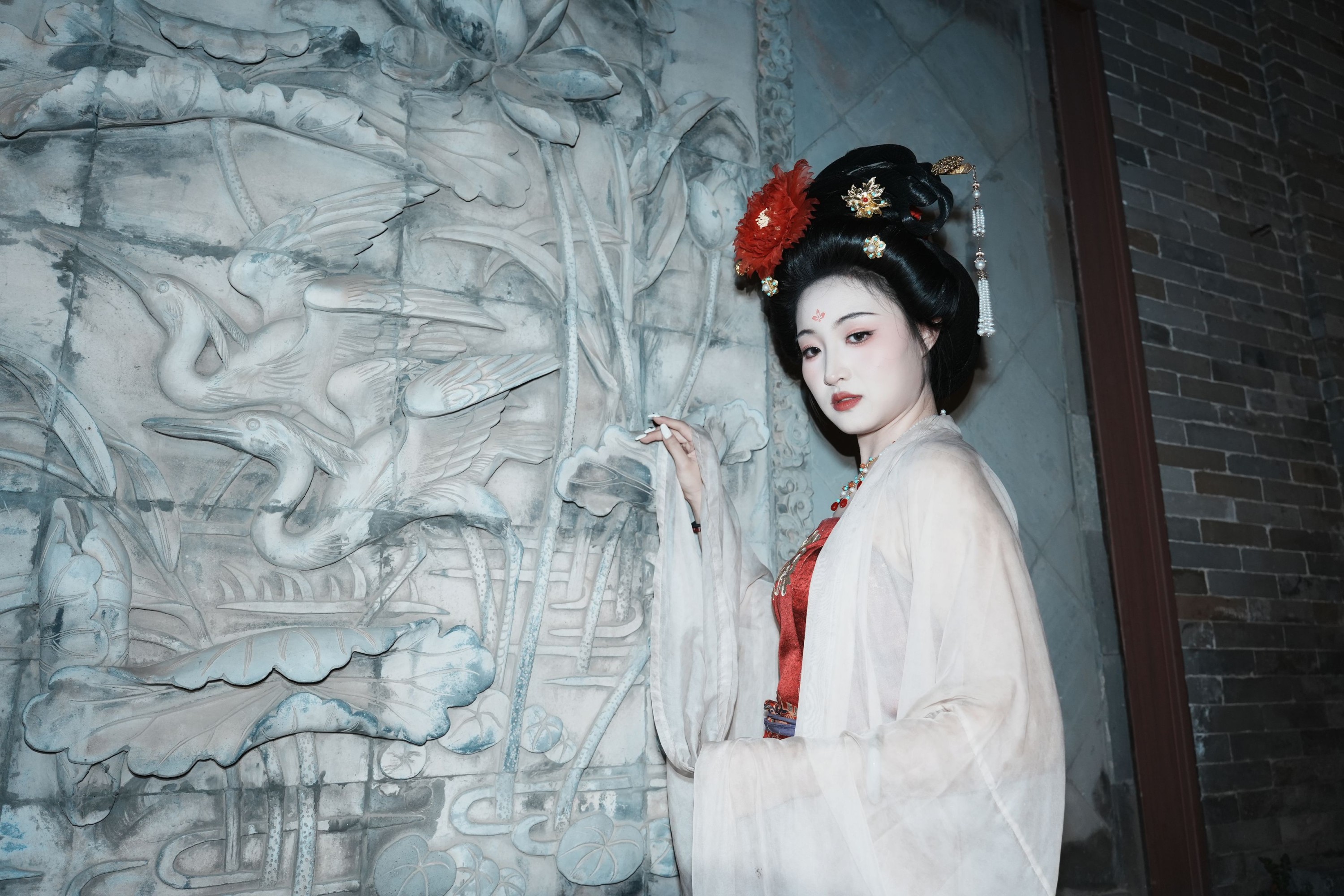 《芙蓉不及美人妆，水殿风来珠翠香》[14P] 插图3