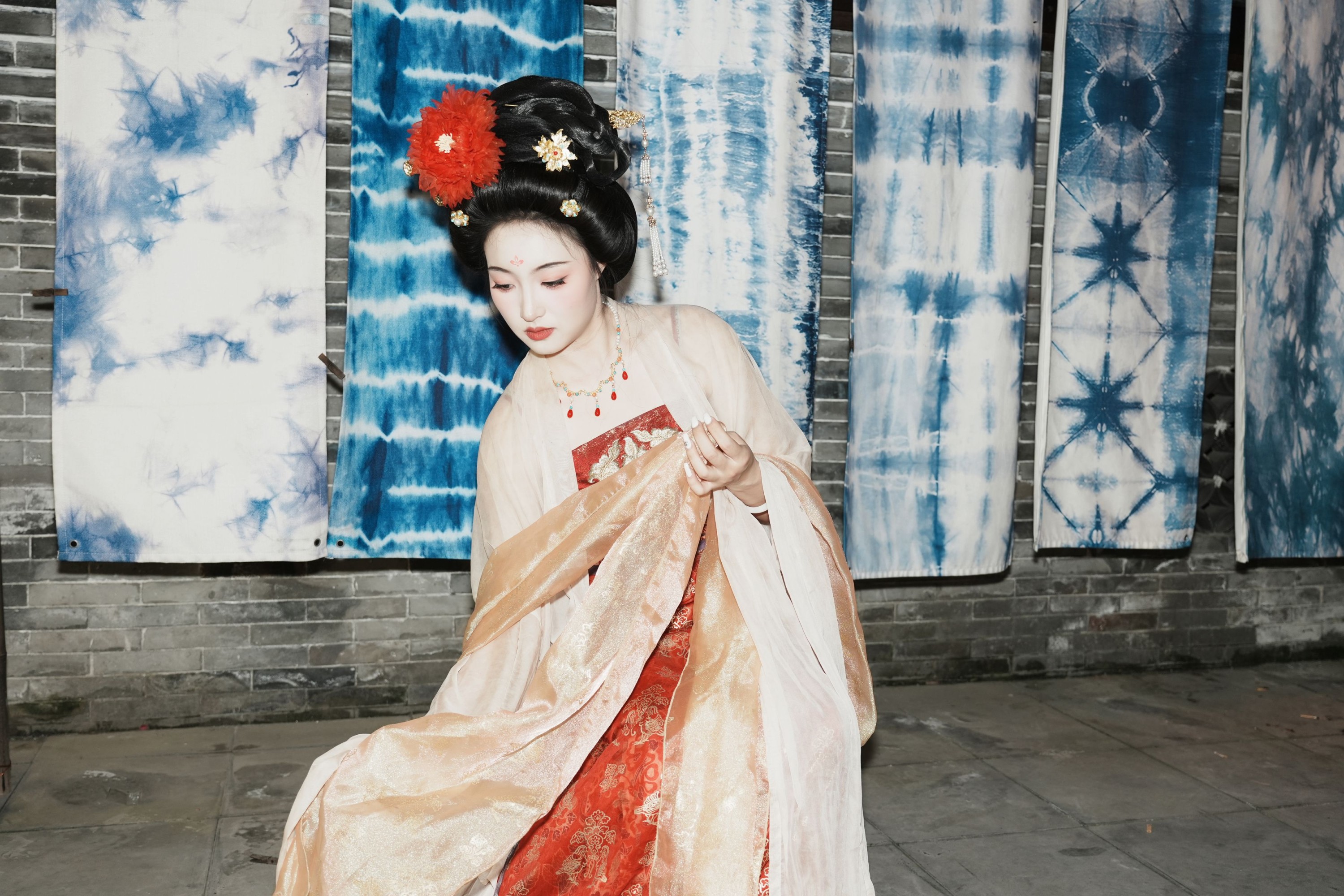 《芙蓉不及美人妆，水殿风来珠翠香》[14P] 插图4
