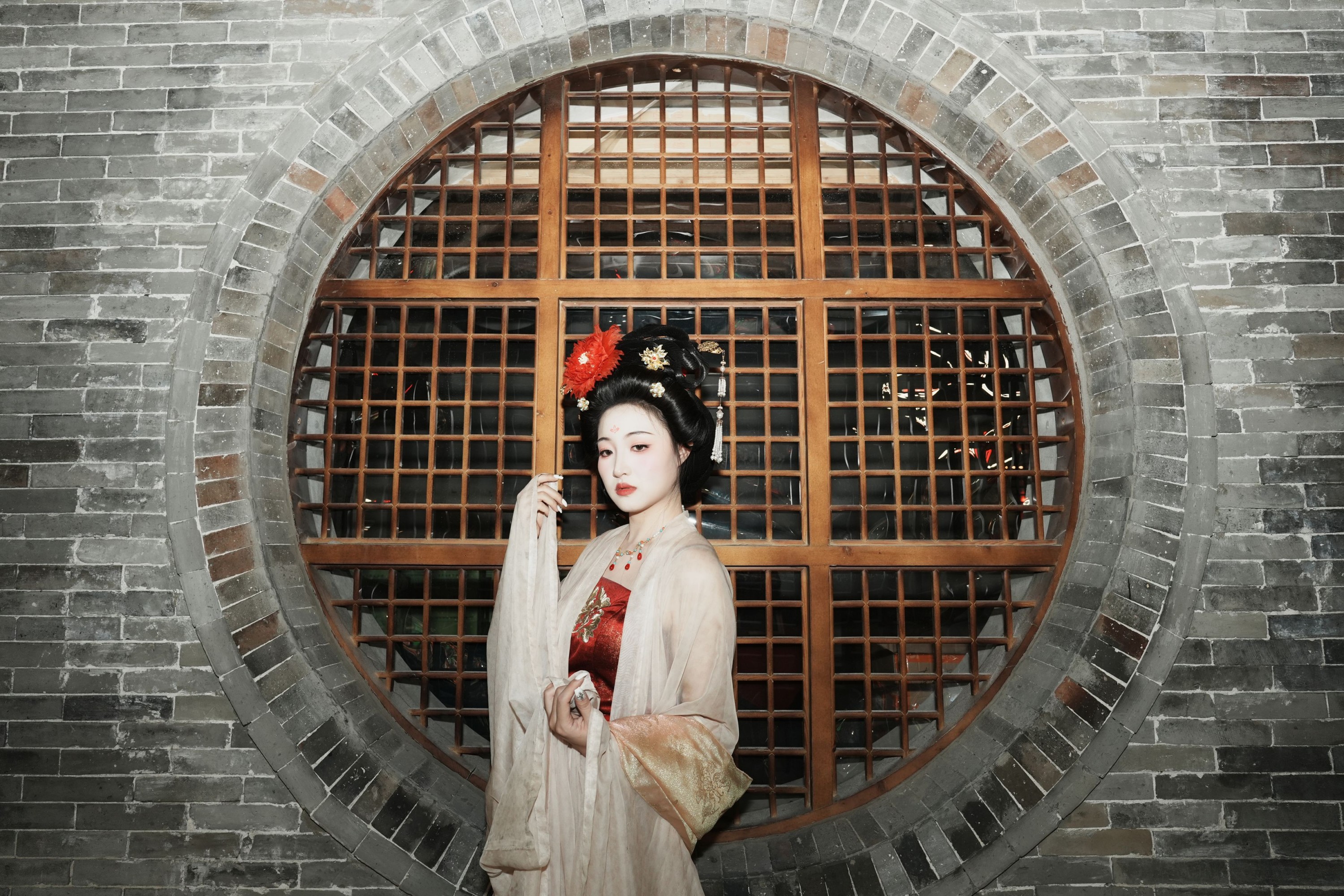 《芙蓉不及美人妆，水殿风来珠翠香》[14P] 插图2