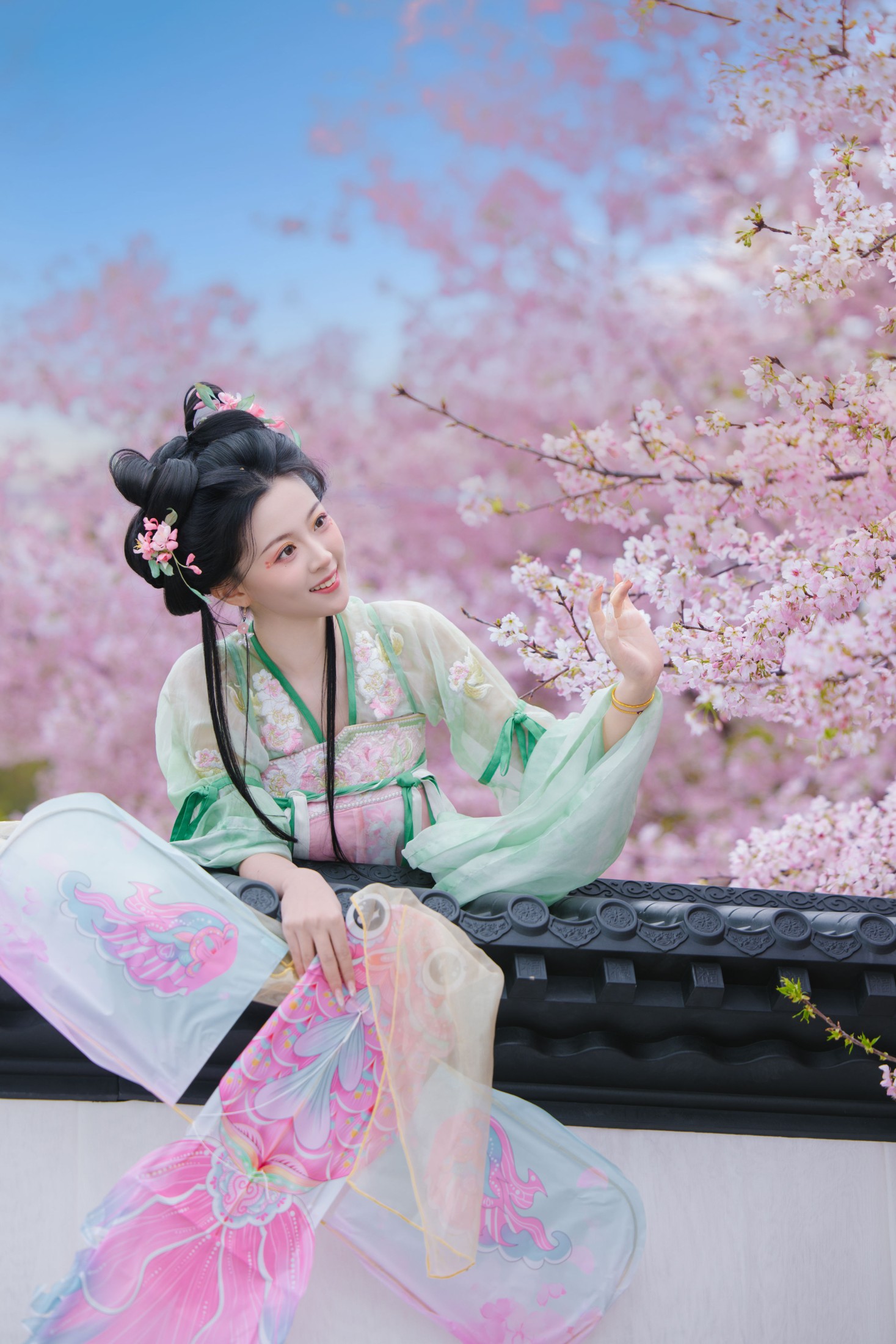 《爬墙少女》[20P] 插图4