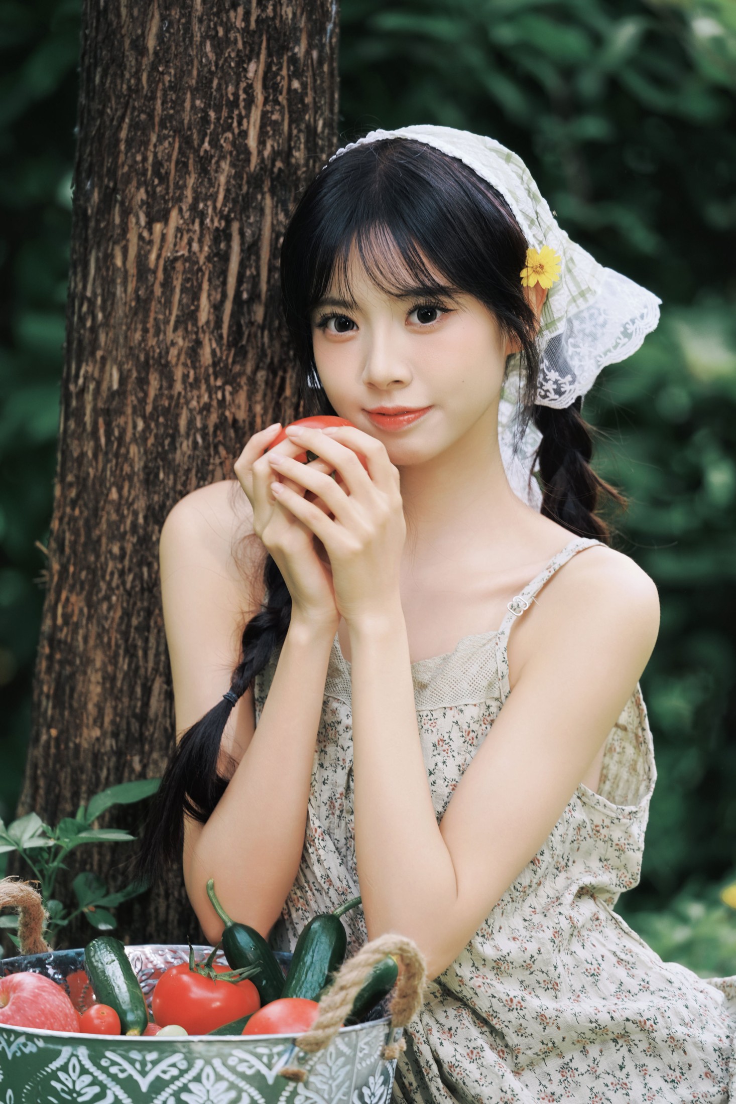 《绿野森林｜少女田园系碎花裙写真》[12P] 插图5