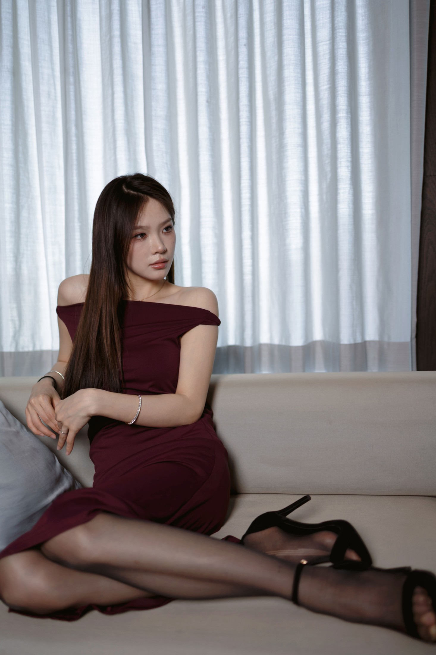 《瑰红色连衣裙》[82P] 插图4