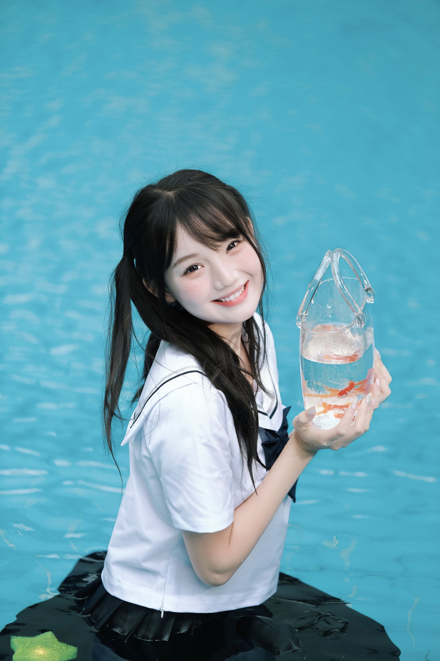 《溺于蓝调泳池｜JK少女的夏日汽水日记》[10P] 插图5