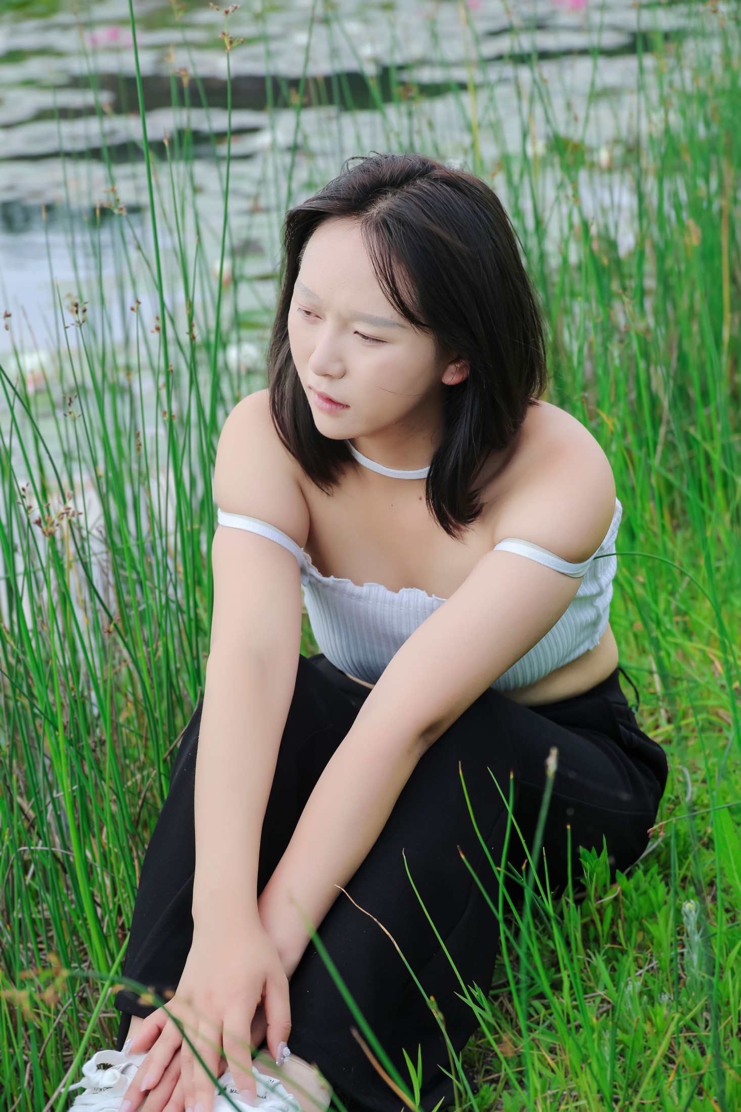 《湖边水草白衣性感美女写真》[39P] 插图3