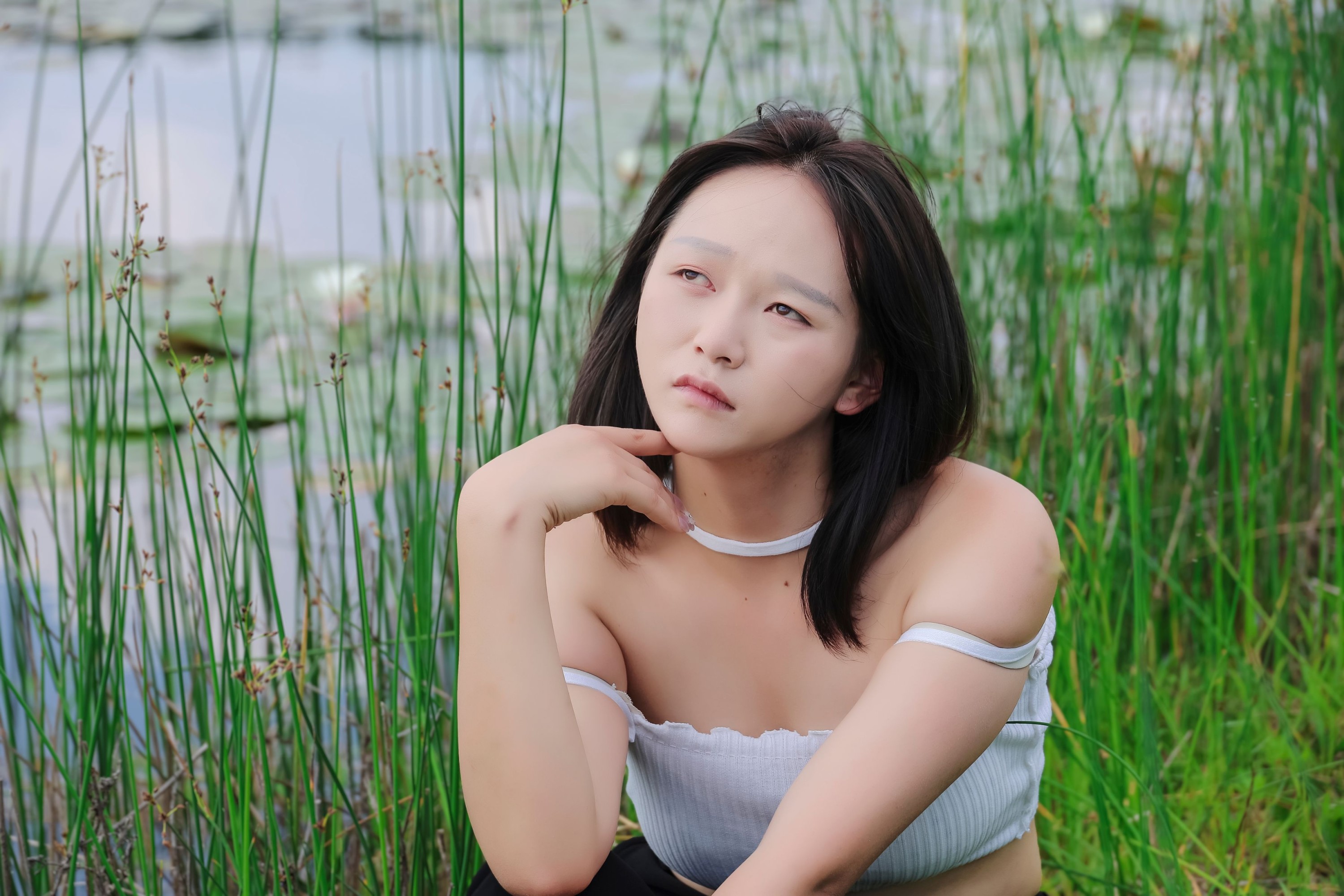 《湖边水草白衣性感美女写真》[39P]-66COS