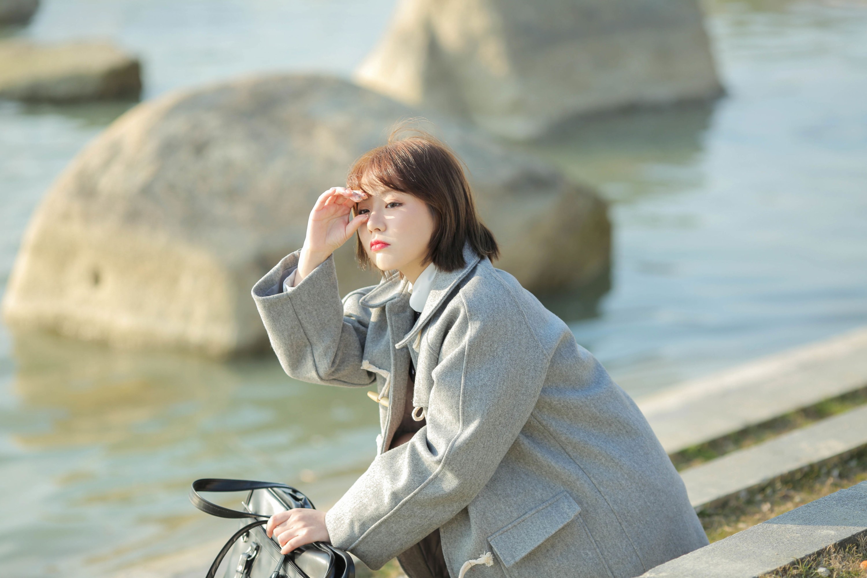 《眼里藏着三月的春色，手心淌过蓝色的河流》[17P] 插图4