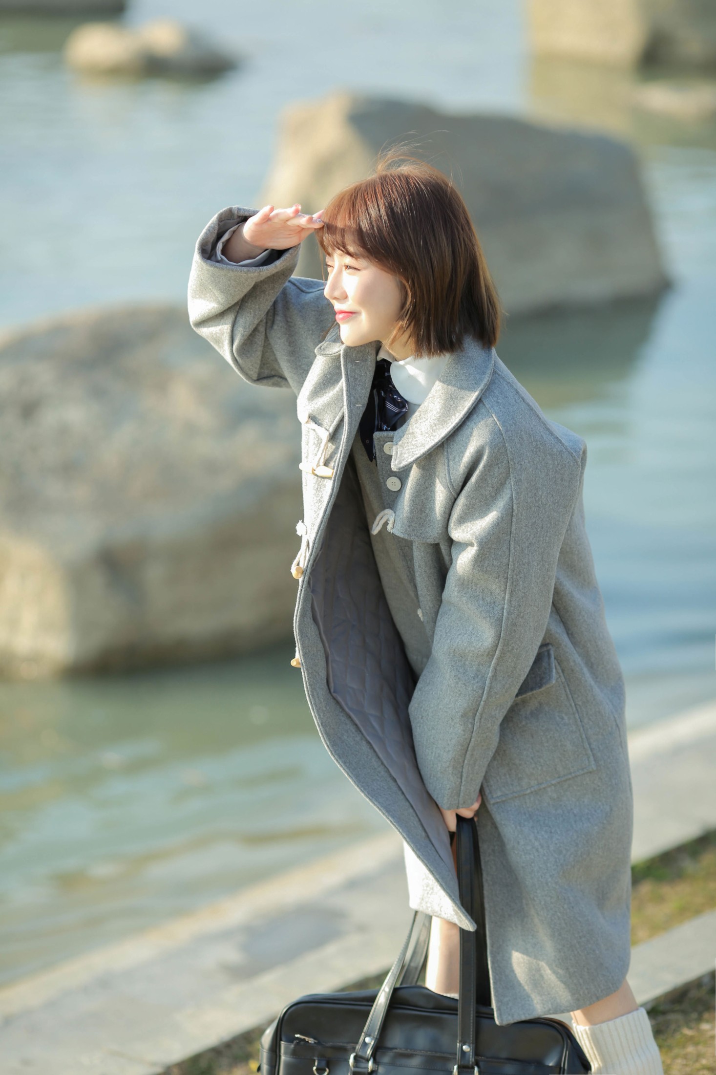 《眼里藏着三月的春色，手心淌过蓝色的河流》[17P] 插图3