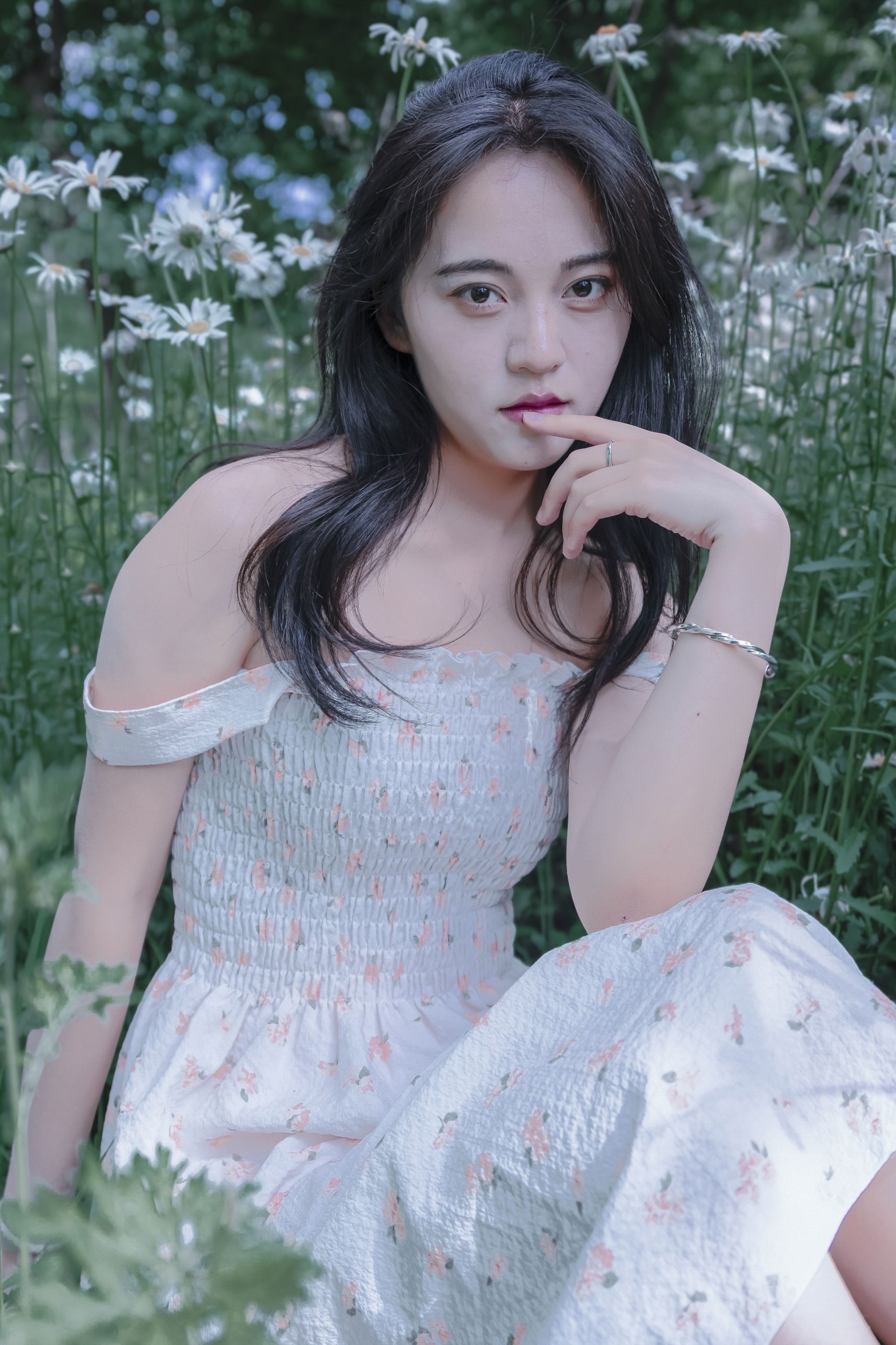 《草地白菊花白衣性感女子美女写真》[29P]-66COS