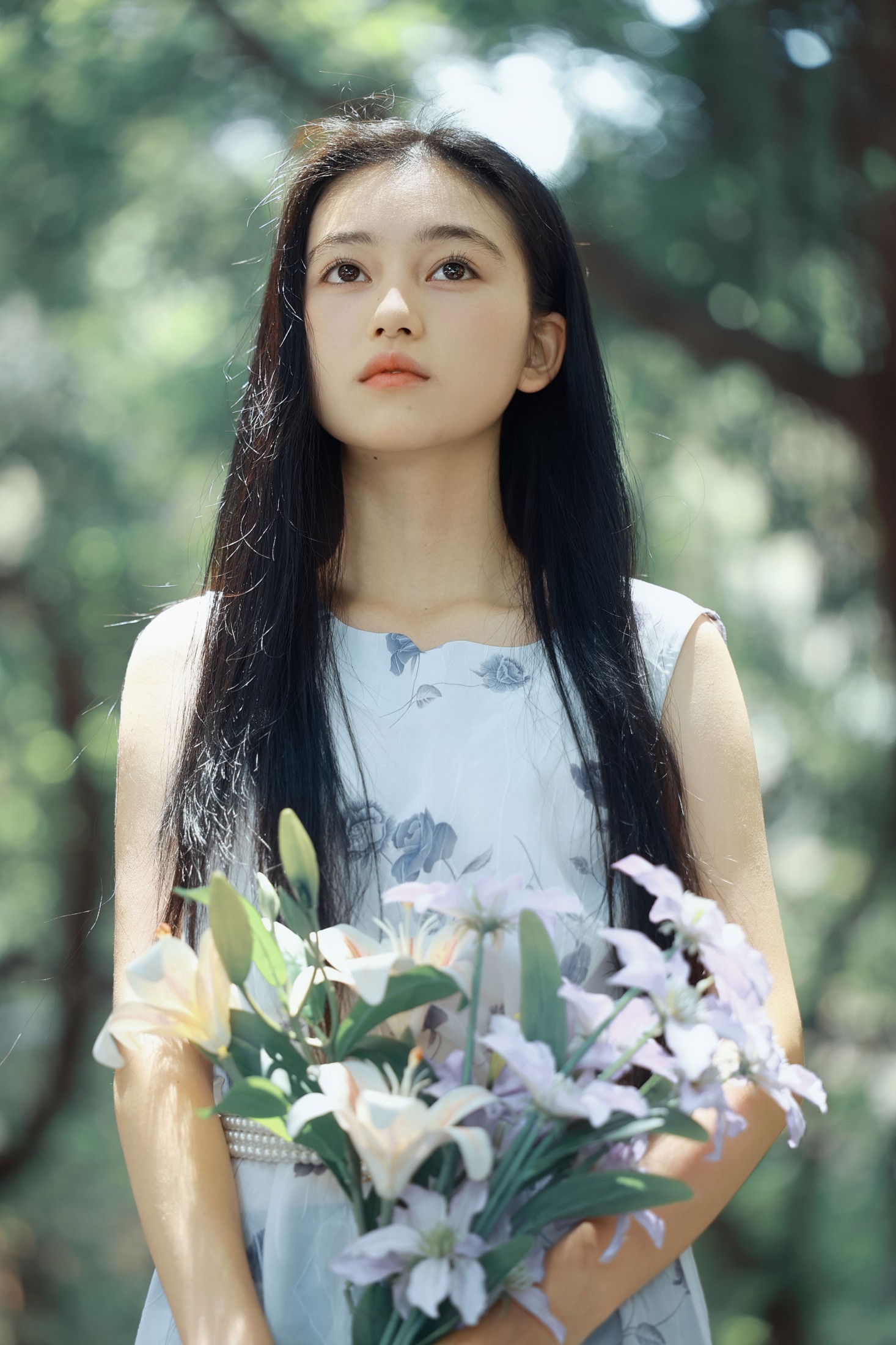 《风穿过老巷子，她与花都在等夏天》[23P] 插图4