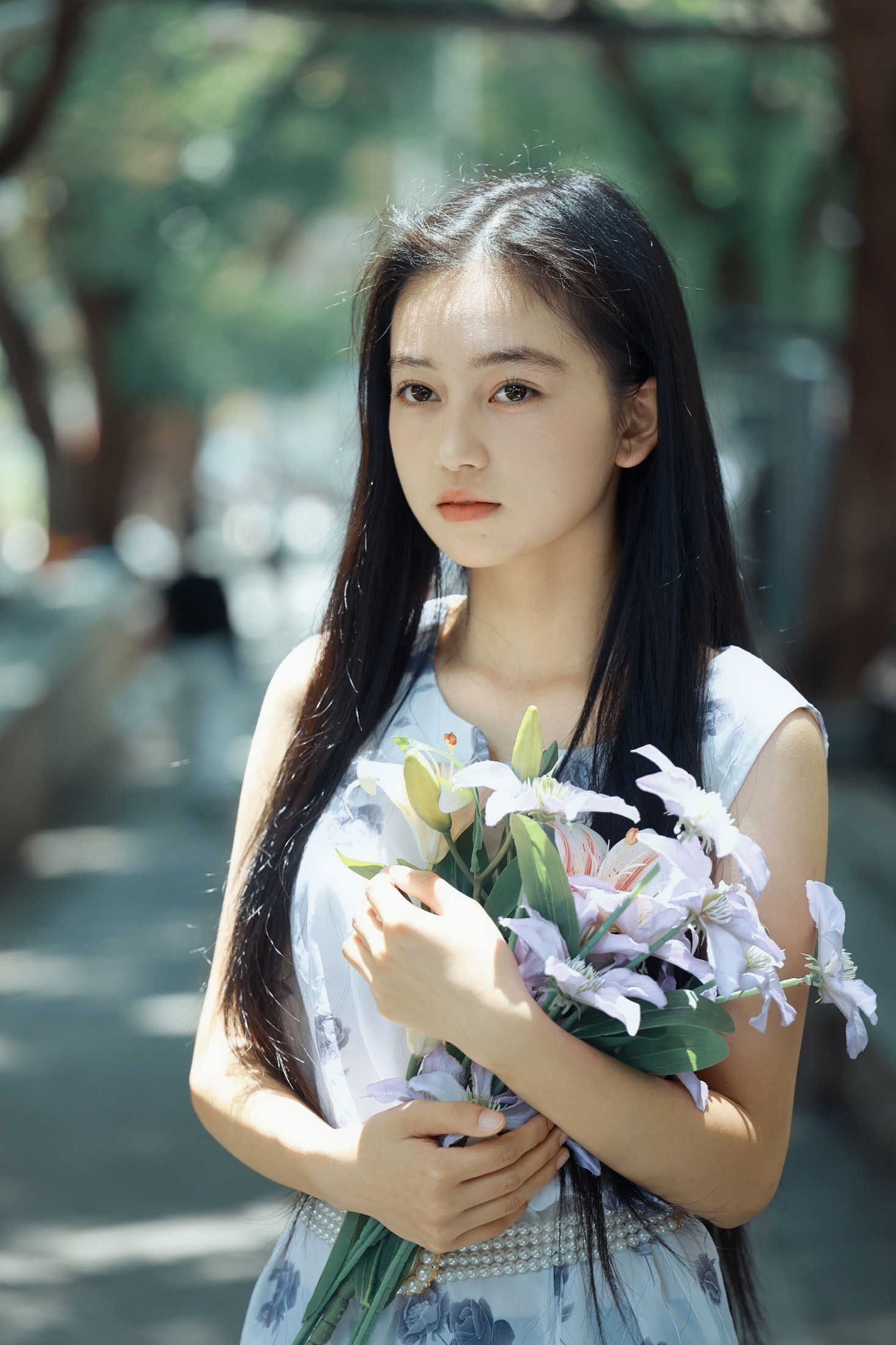 《风穿过老巷子，她与花都在等夏天》[23P] 插图2