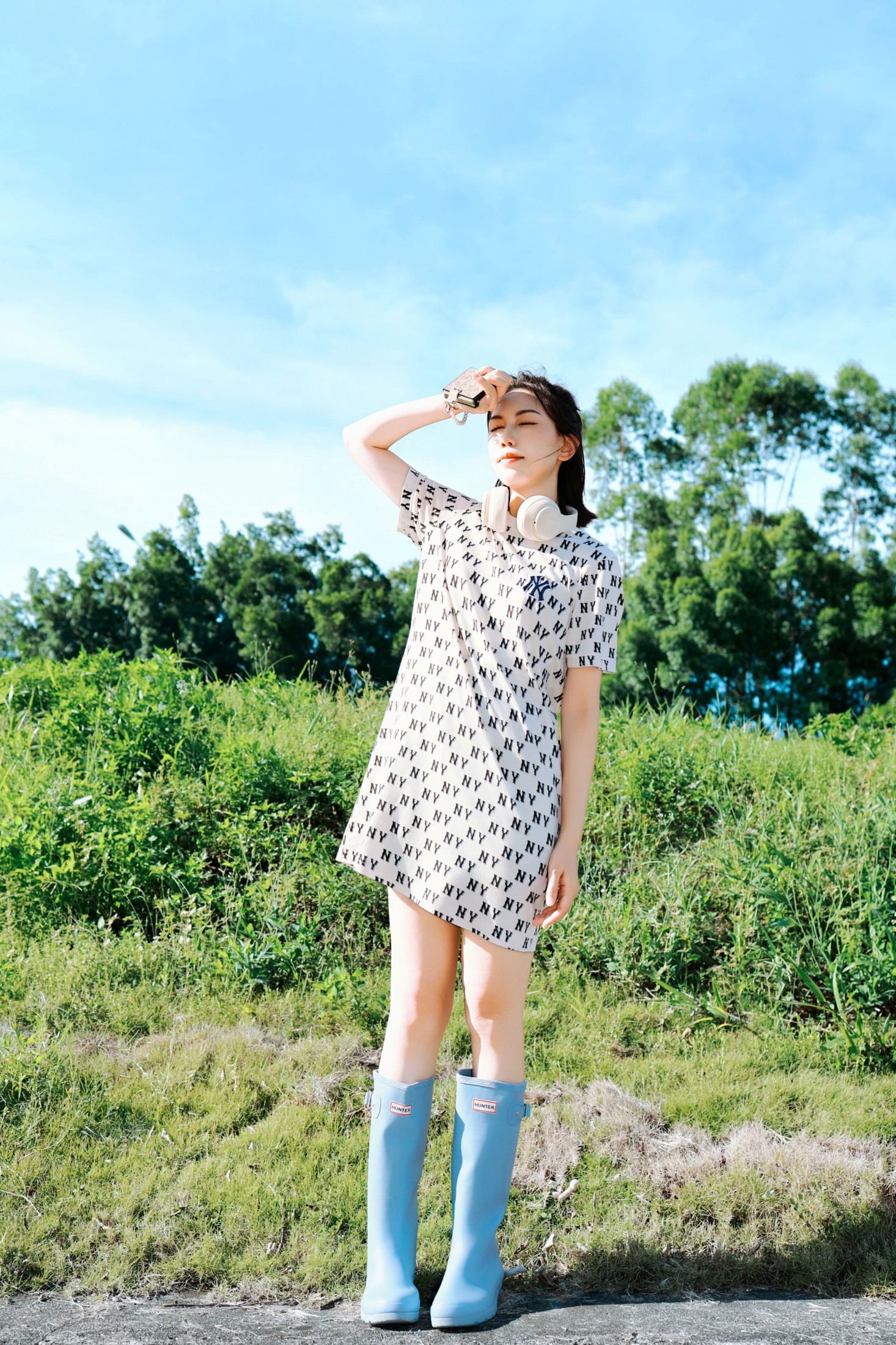 《偷一片夏日蓝天，把浪漫穿在身上》[9P] 插图4
