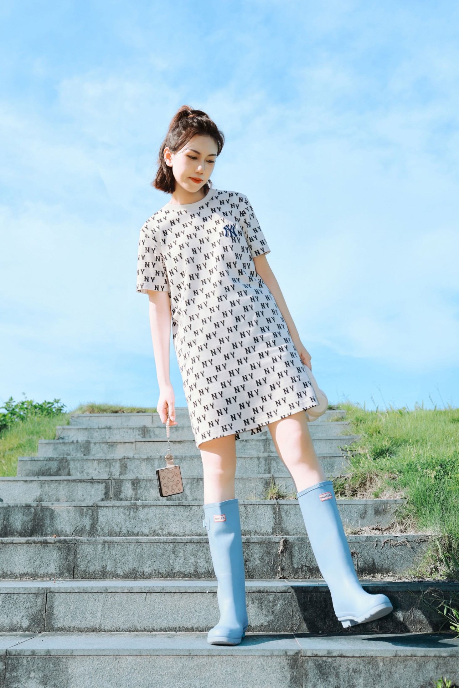 《偷一片夏日蓝天，把浪漫穿在身上》[9P] 插图3
