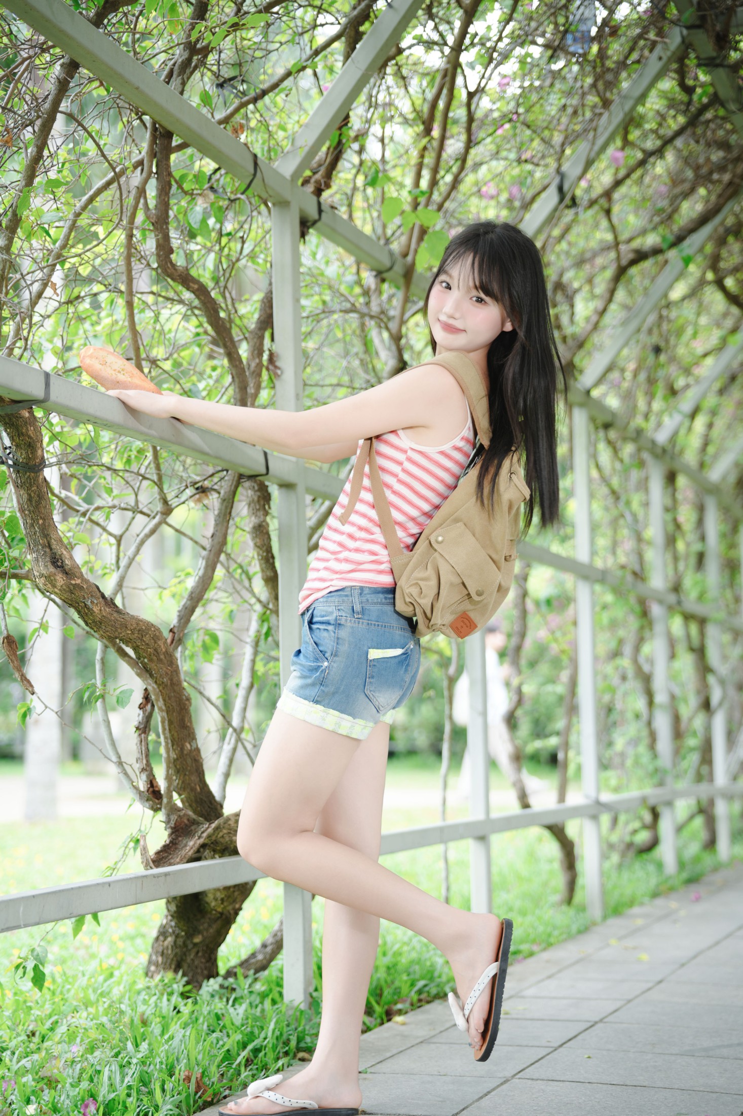 《夏季女孩》[12P]-66COS