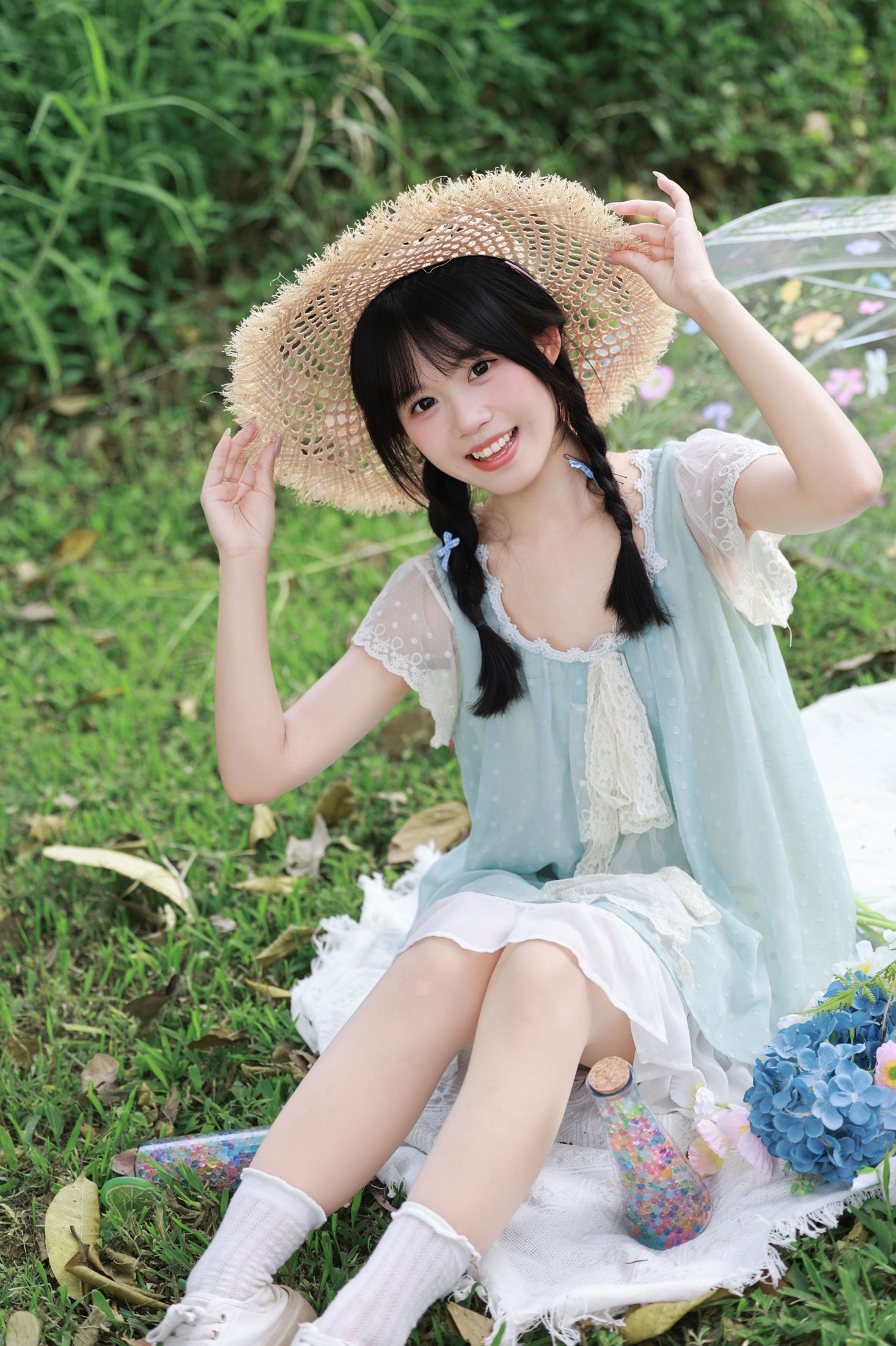 《闯入夏日草地，做个无忧无虑的少女》[9P] 插图4
