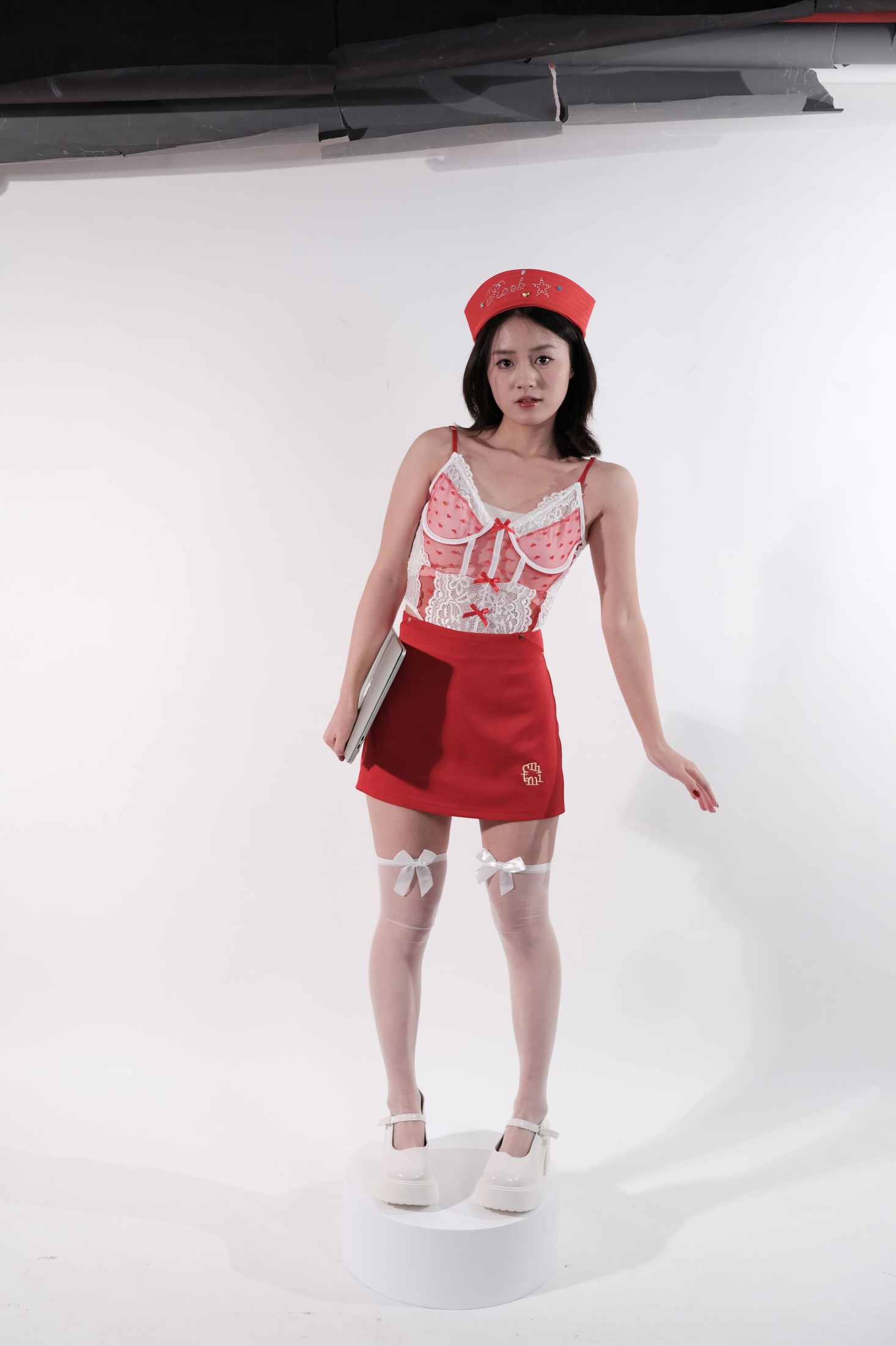 《白棚红色甜妹》[23P]-66COS