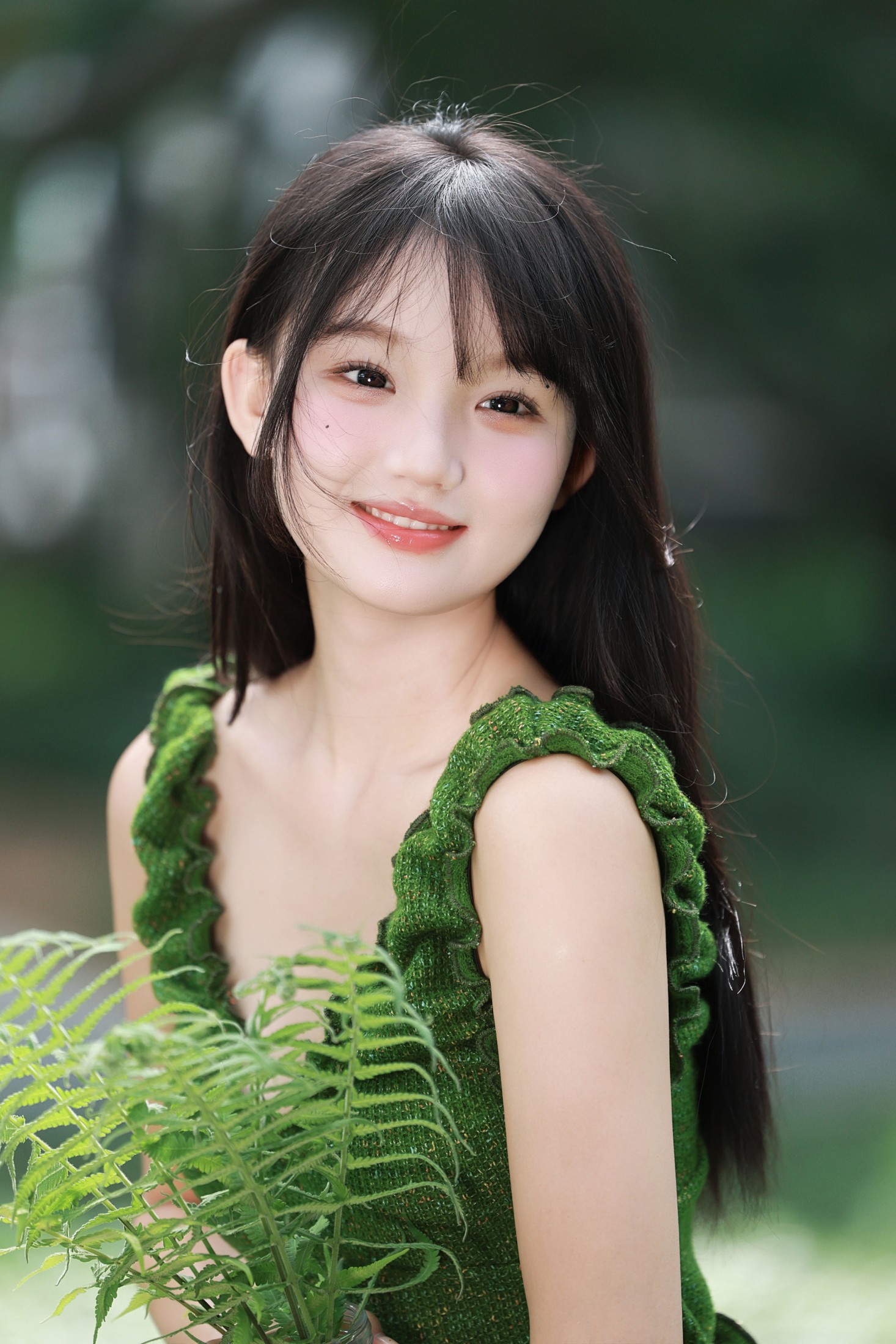 《青草地的午后，少女与风的时光》[10P]-66COS