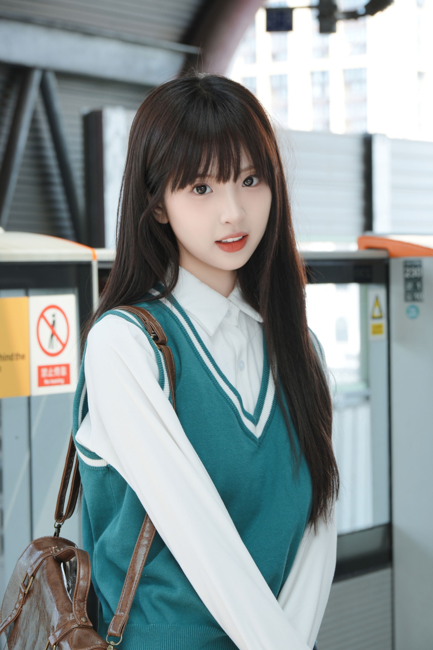 《地铁少女》[12P] 插图2