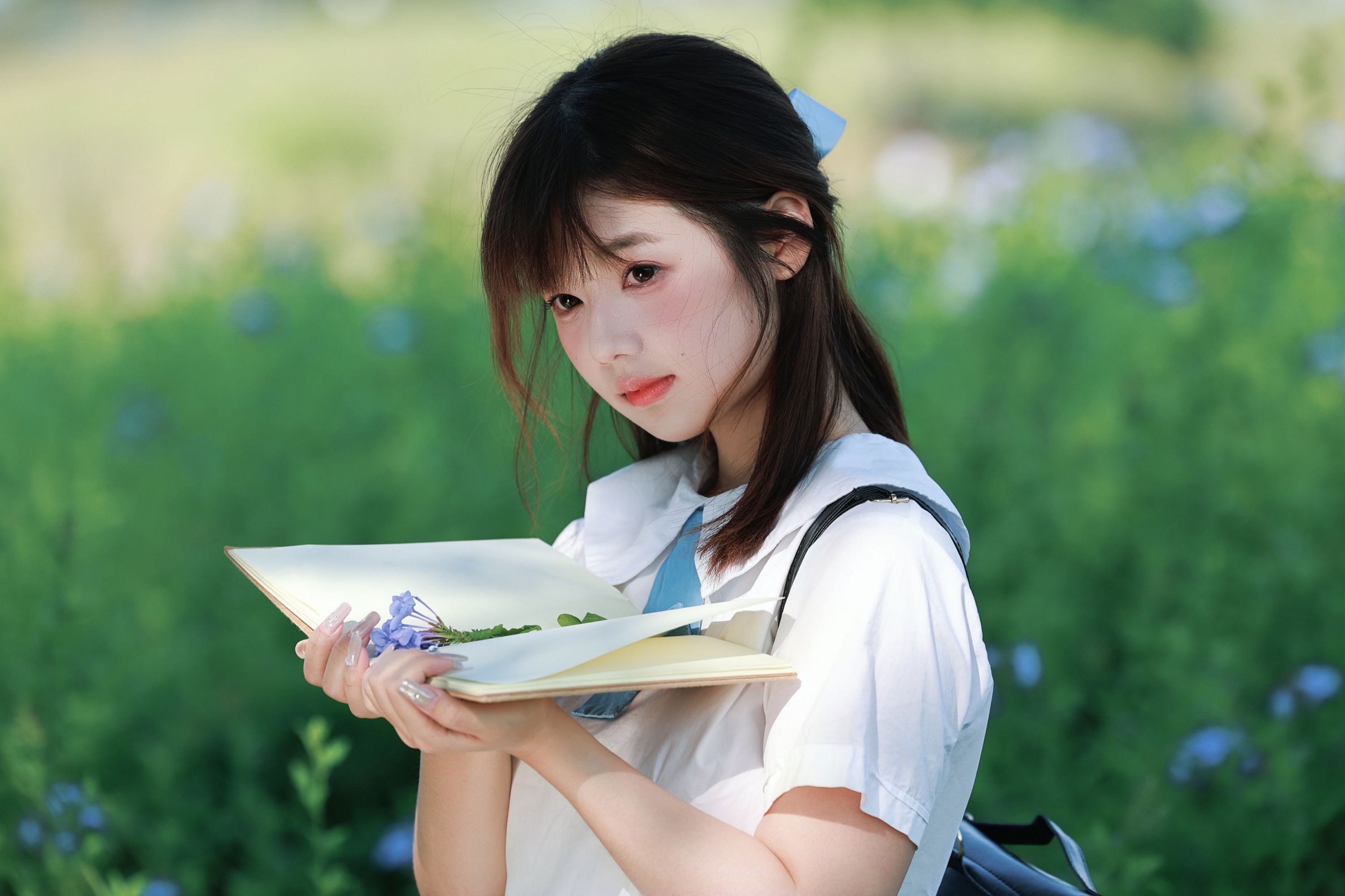《蓝雪花里的 JK 少女，藏着夏天的心事》[19P] 插图2