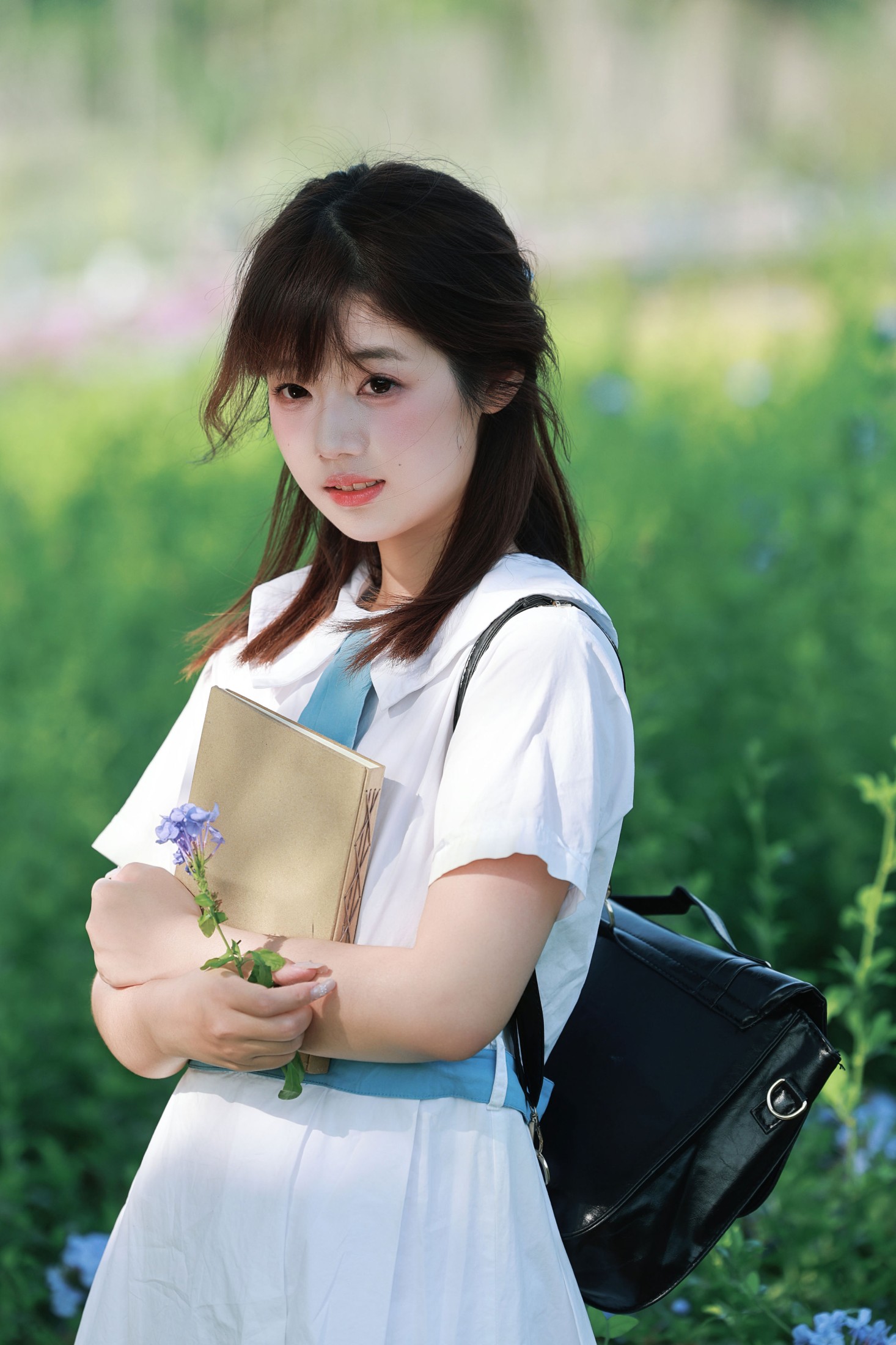 《蓝雪花里的 JK 少女，藏着夏天的心事》[19P] 插图5