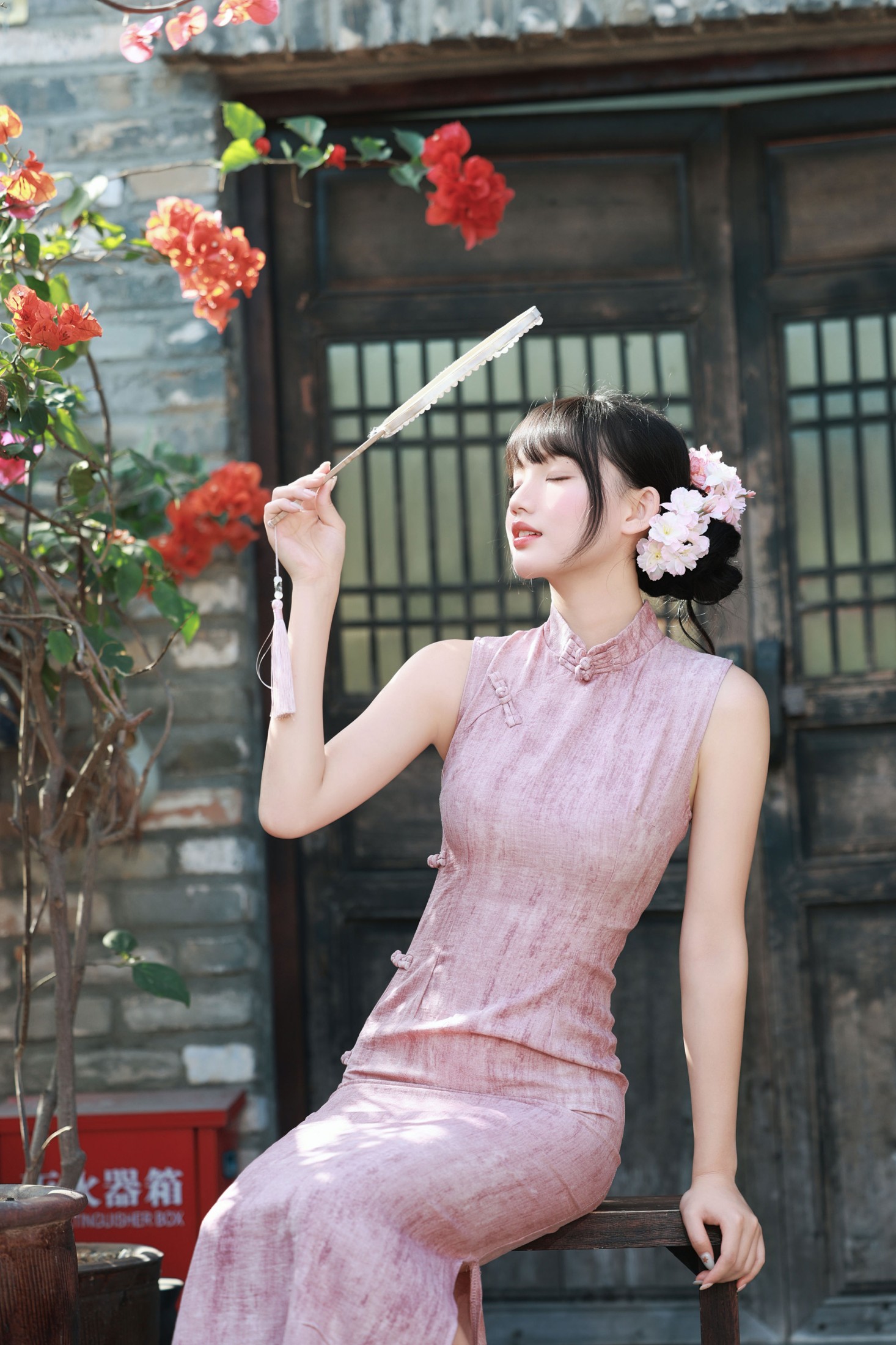 《三角梅开时，赴一场旗袍的旧梦》[15P] 插图4