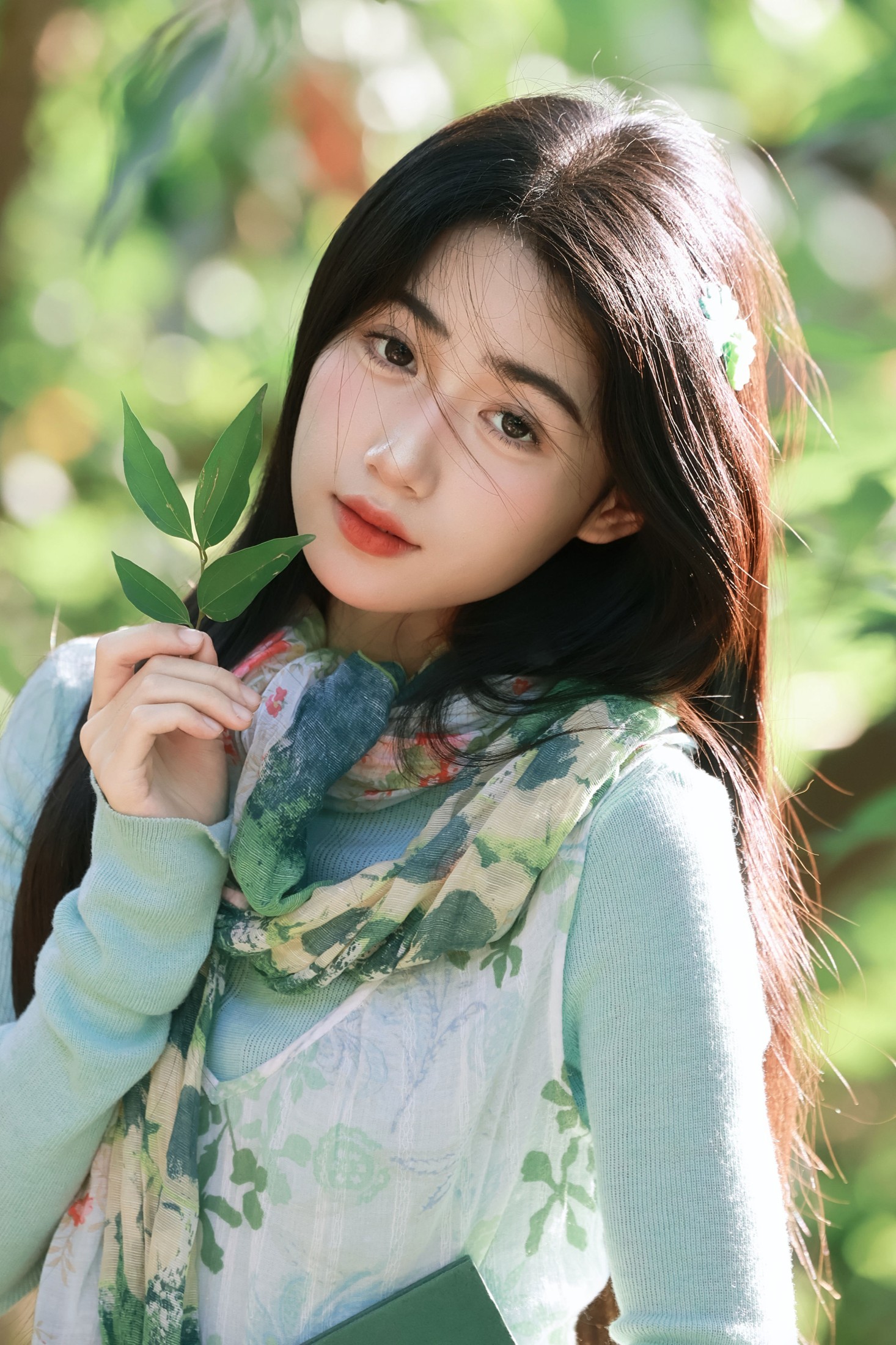 《春风穿过发梢，也穿过这片绿意与花香》[12P] 插图4