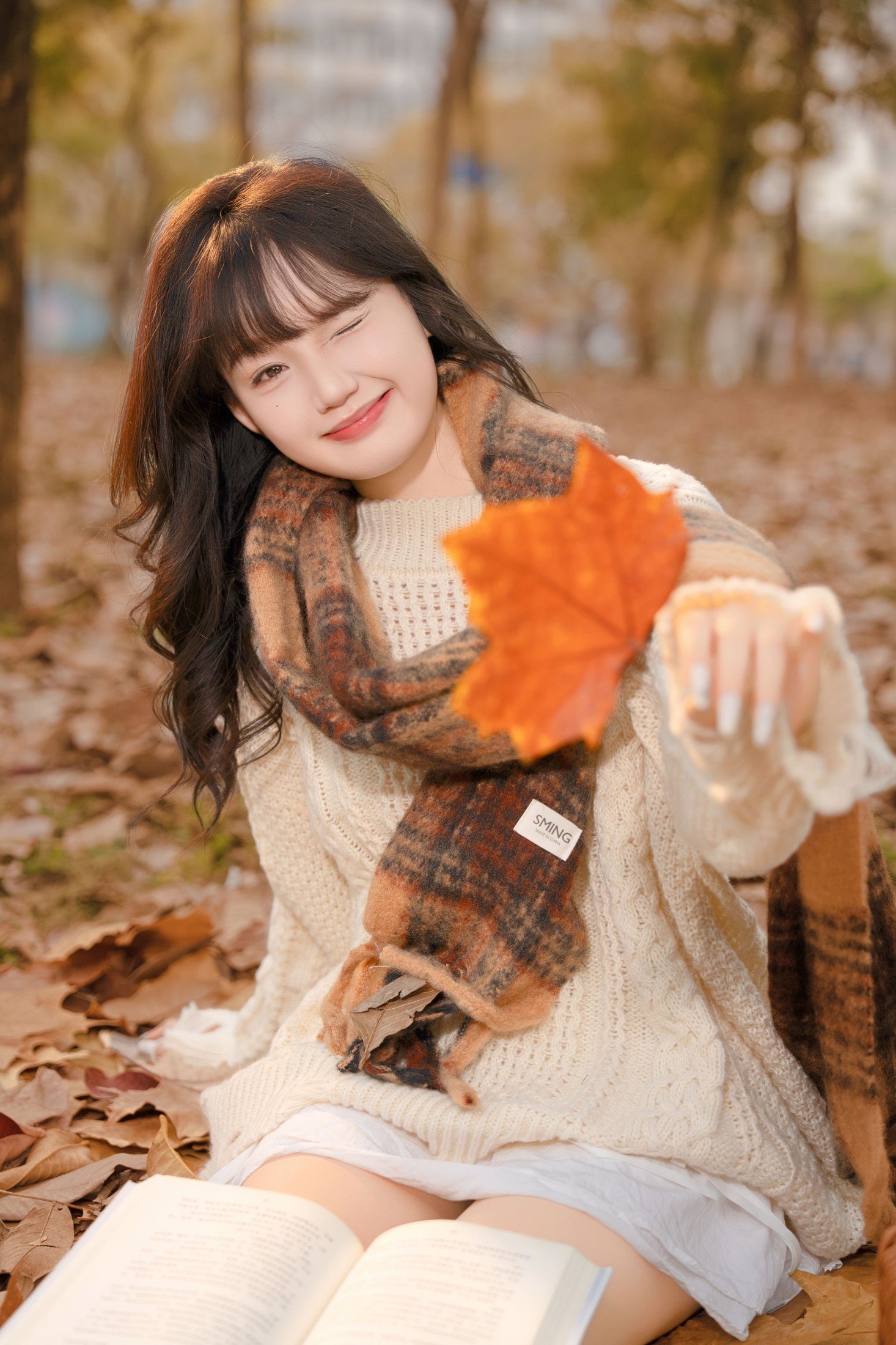 《秋日落叶氛围感写真》[11P] 插图3