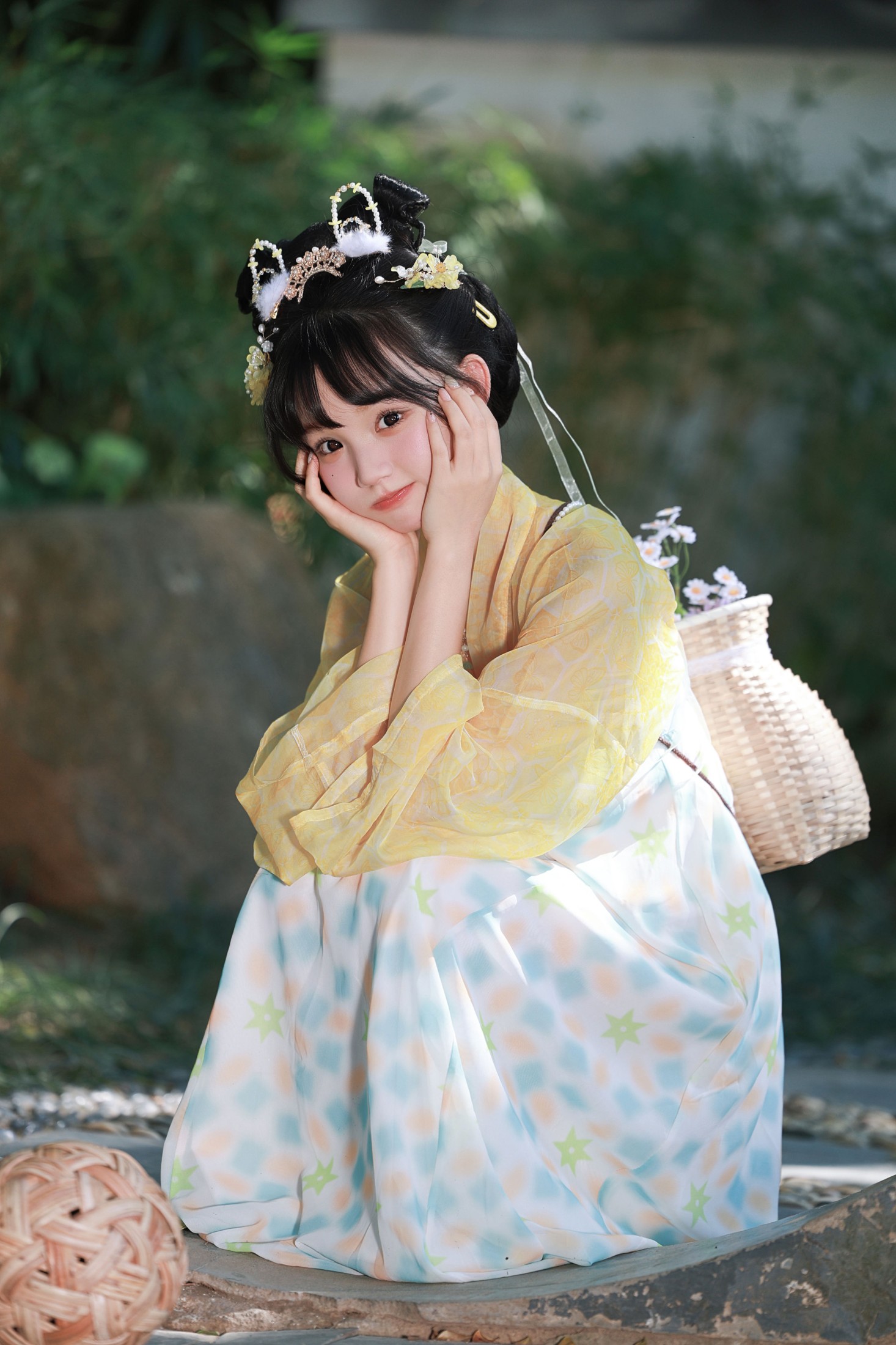 《蹴鞠与竹篮，藏着汉服少女的夏日心事》[12P] 插图2