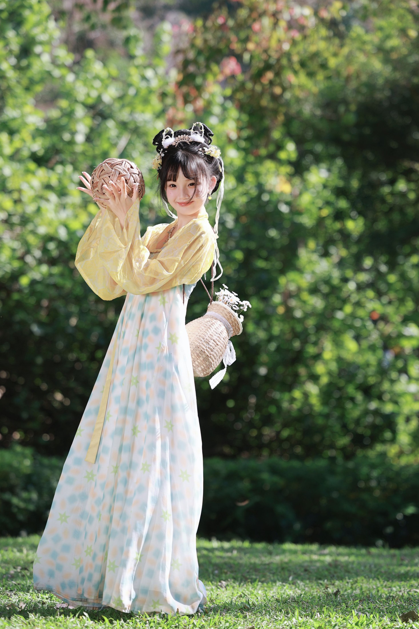 《蹴鞠与竹篮，藏着汉服少女的夏日心事》[12P] 插图4