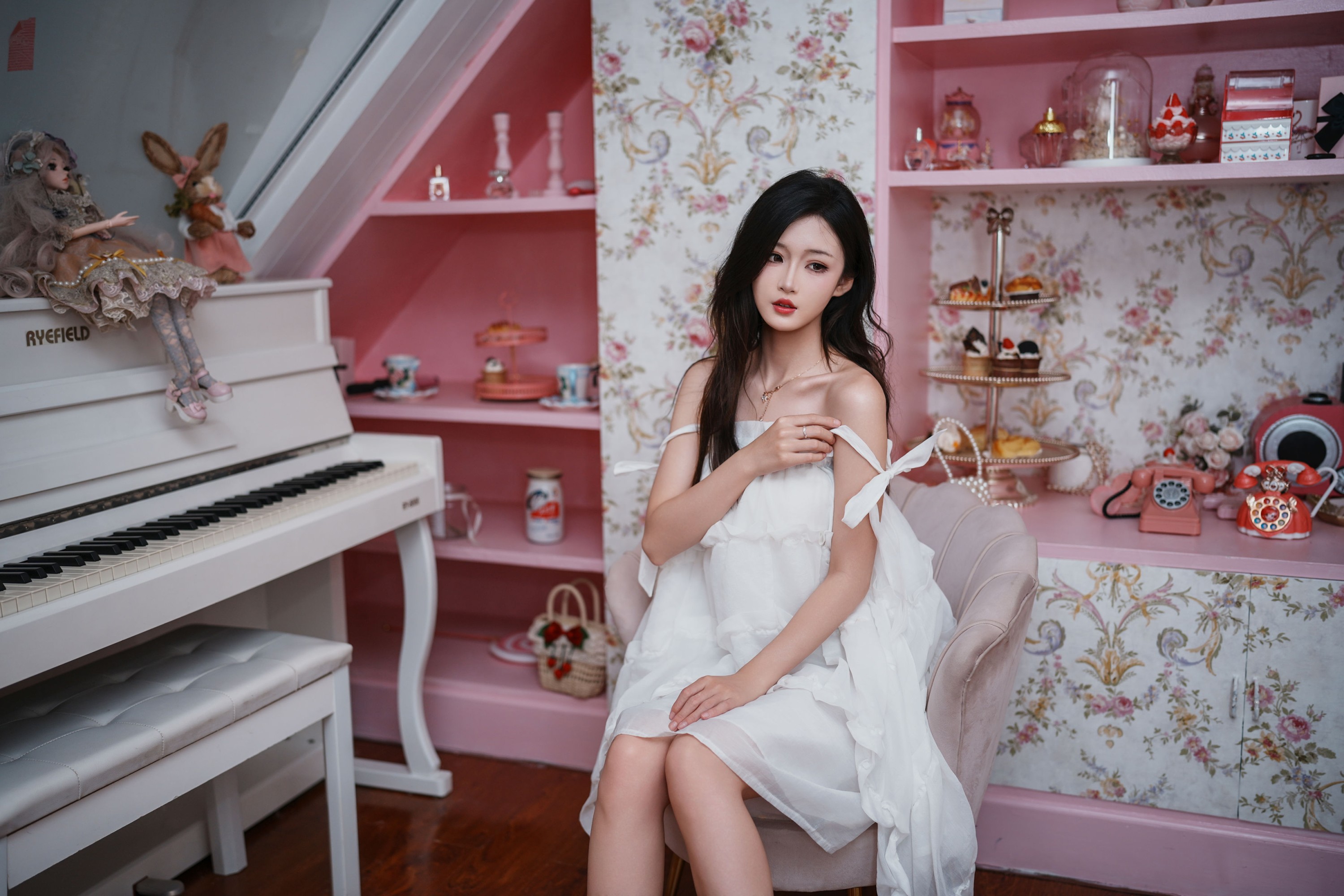 《钢琴房的白裙小姐姐》[23P] 插图3