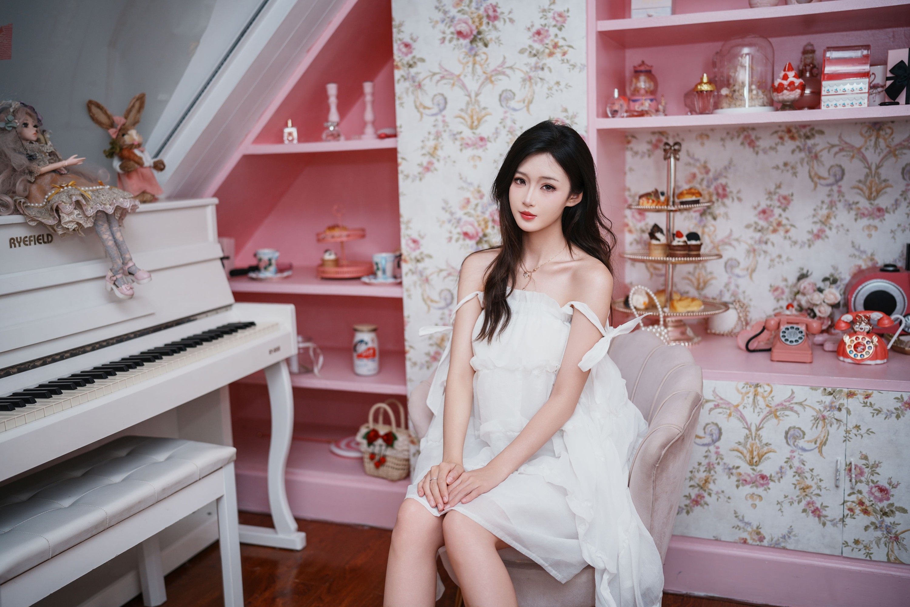 《钢琴房的白裙小姐姐》[23P] 插图4