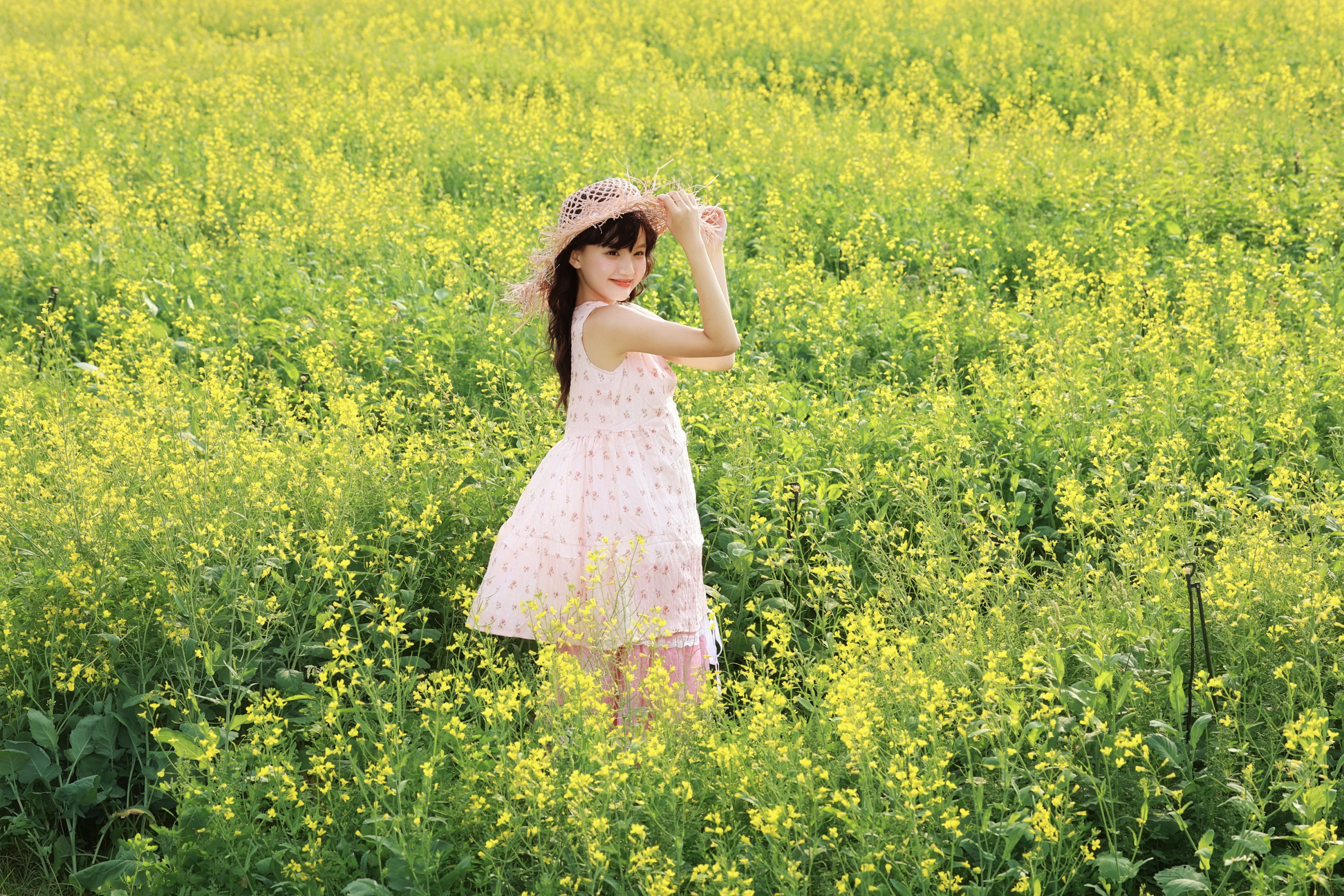 《油菜花田限定！粉色碎花裙和春天撞个满怀》[23P] 插图4
