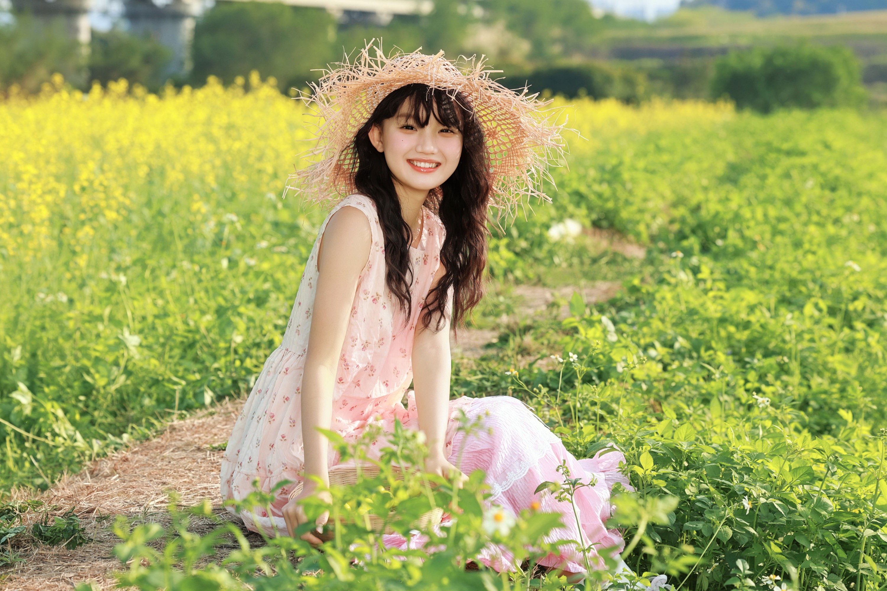 《油菜花田限定！粉色碎花裙和春天撞个满怀》[23P] 插图2