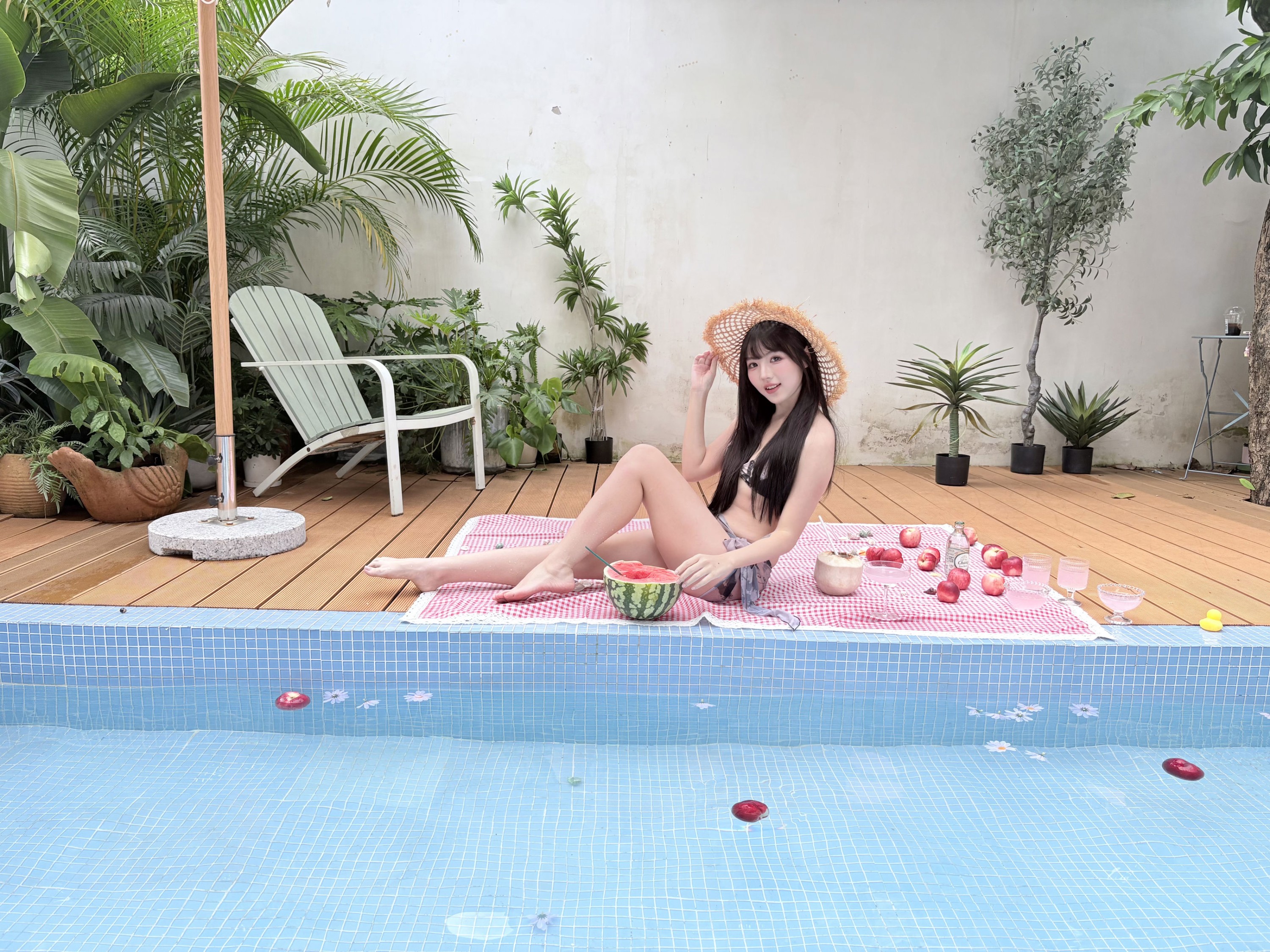 《泳池边大少女》[15P] 插图5