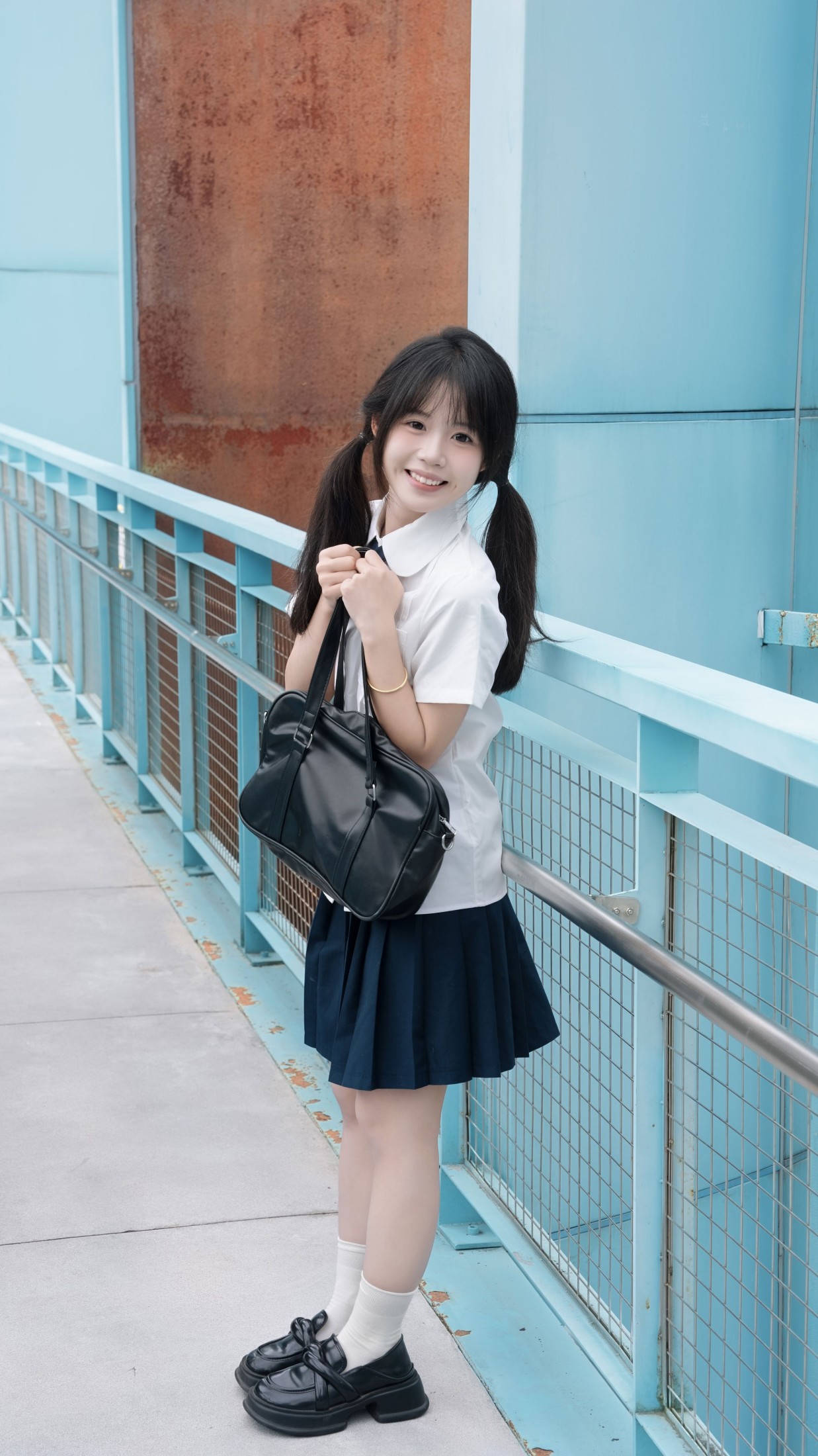 《游乐场里的可爱甜妹》[32P] 插图2