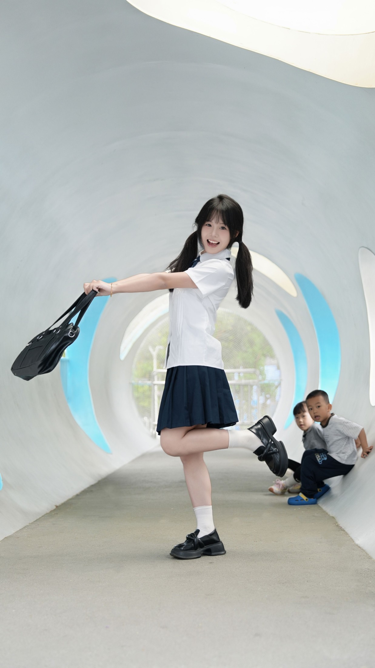 《游乐场里的可爱甜妹》[32P] 插图5