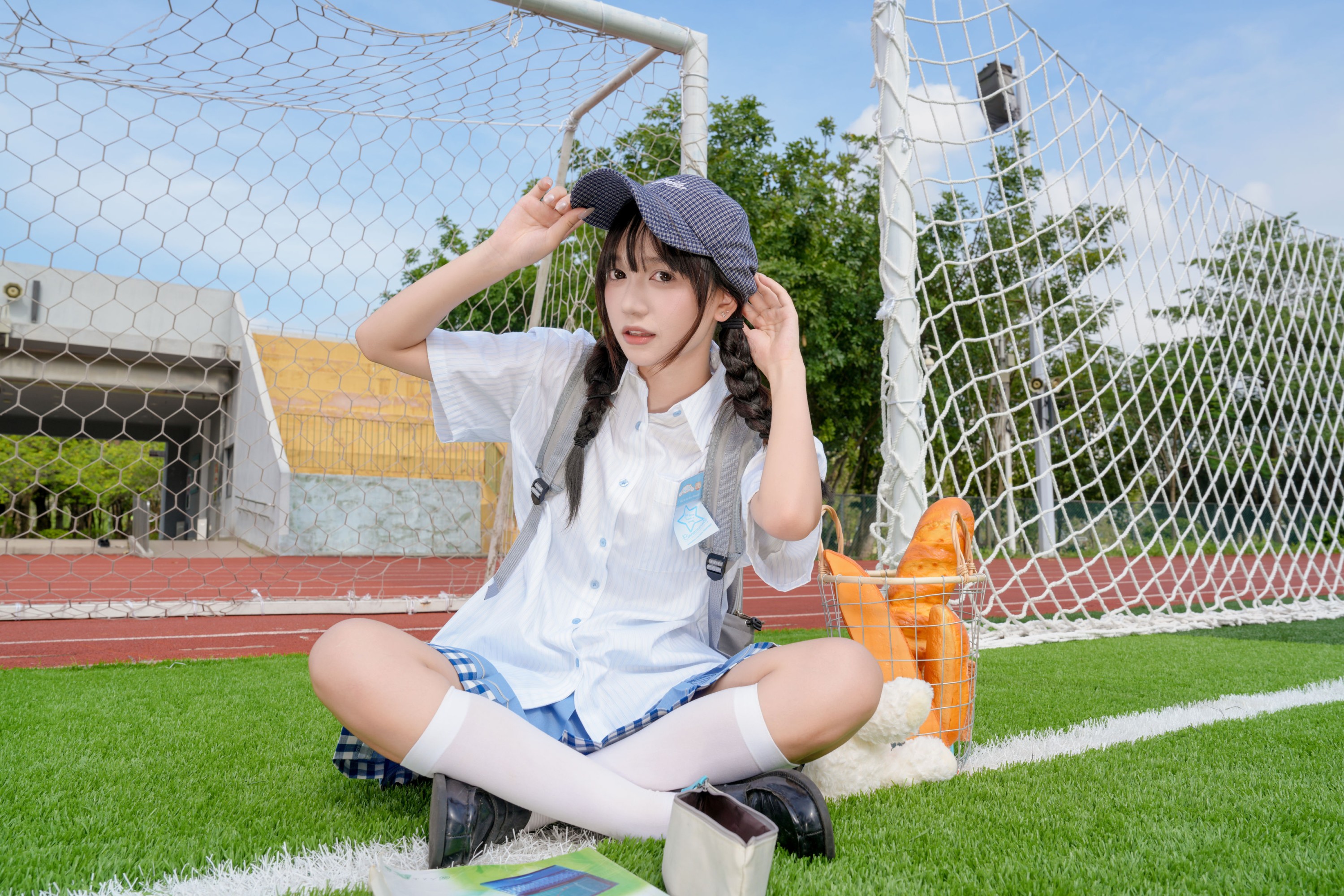 《学校操场少女写真》[12P] 插图2