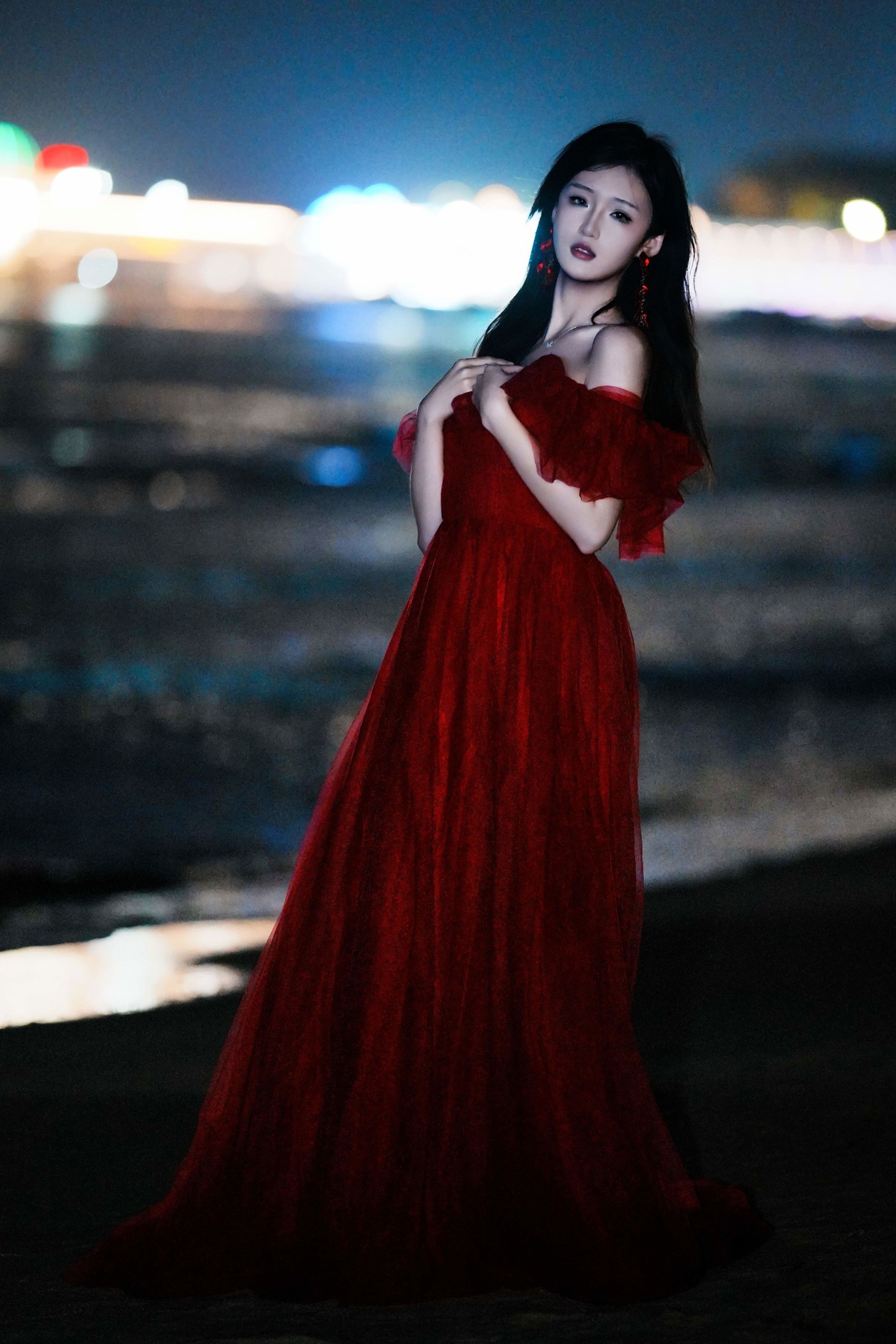《深夜碧海，红纱美人赴一场海上夜景之约》[12P] 插图2