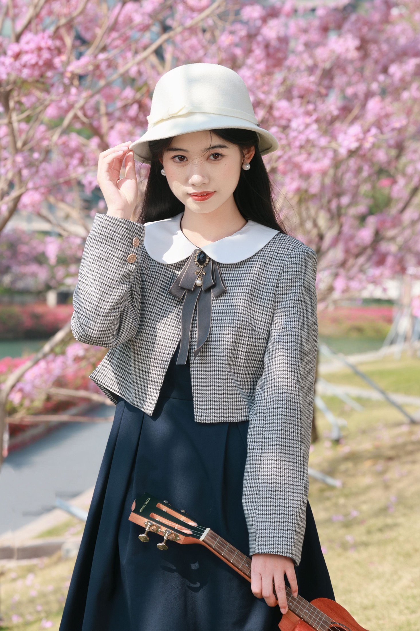 《粉花树下的春日信笺，藏着少女的心事》[43P] 插图3