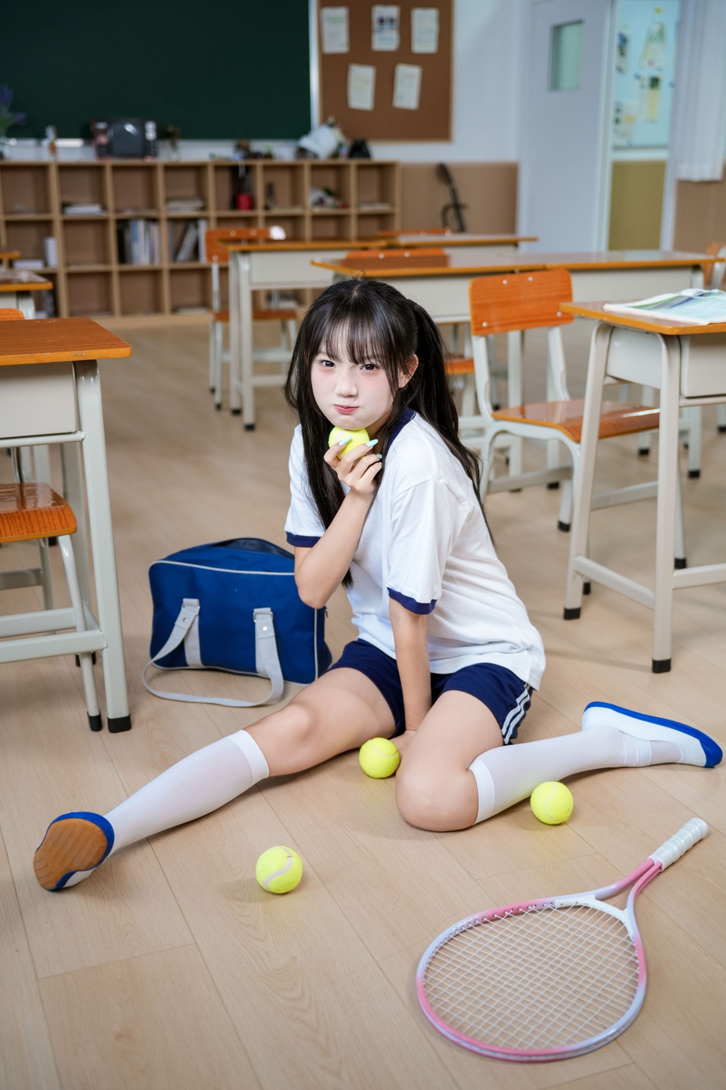《课桌之间，是闪闪发光的青春》[39P] 插图3