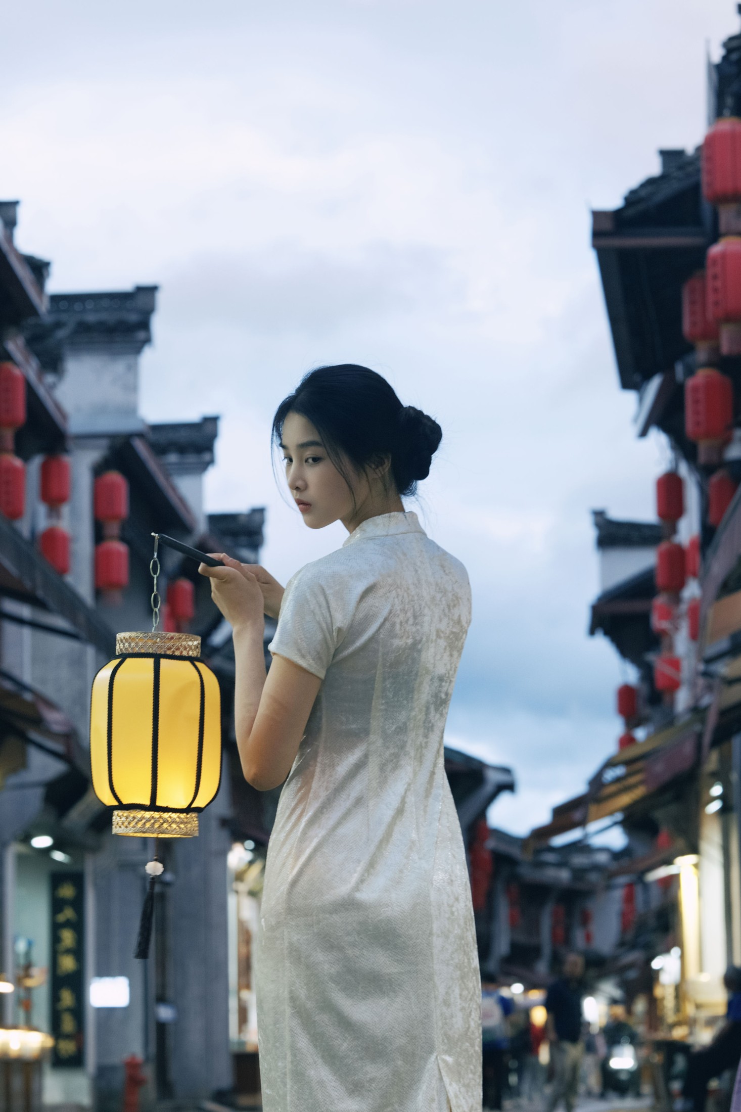 《她依然守着那间小店，对抗着时间》[16P] 插图5