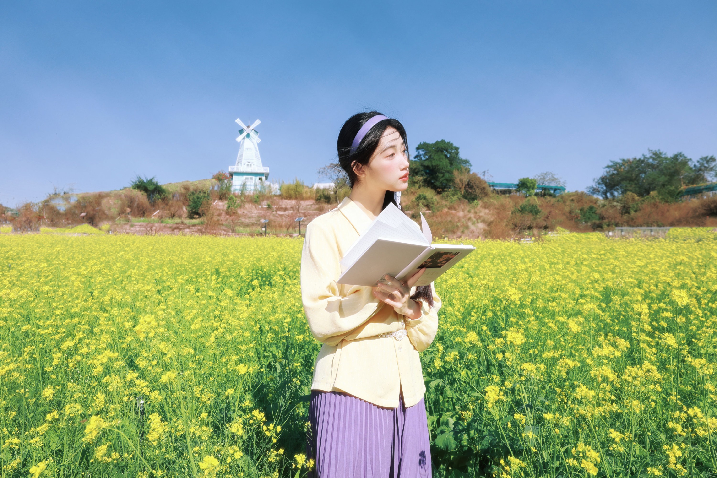 《黄与紫的春日诗篇，写在油菜花田里》[19P] 插图2