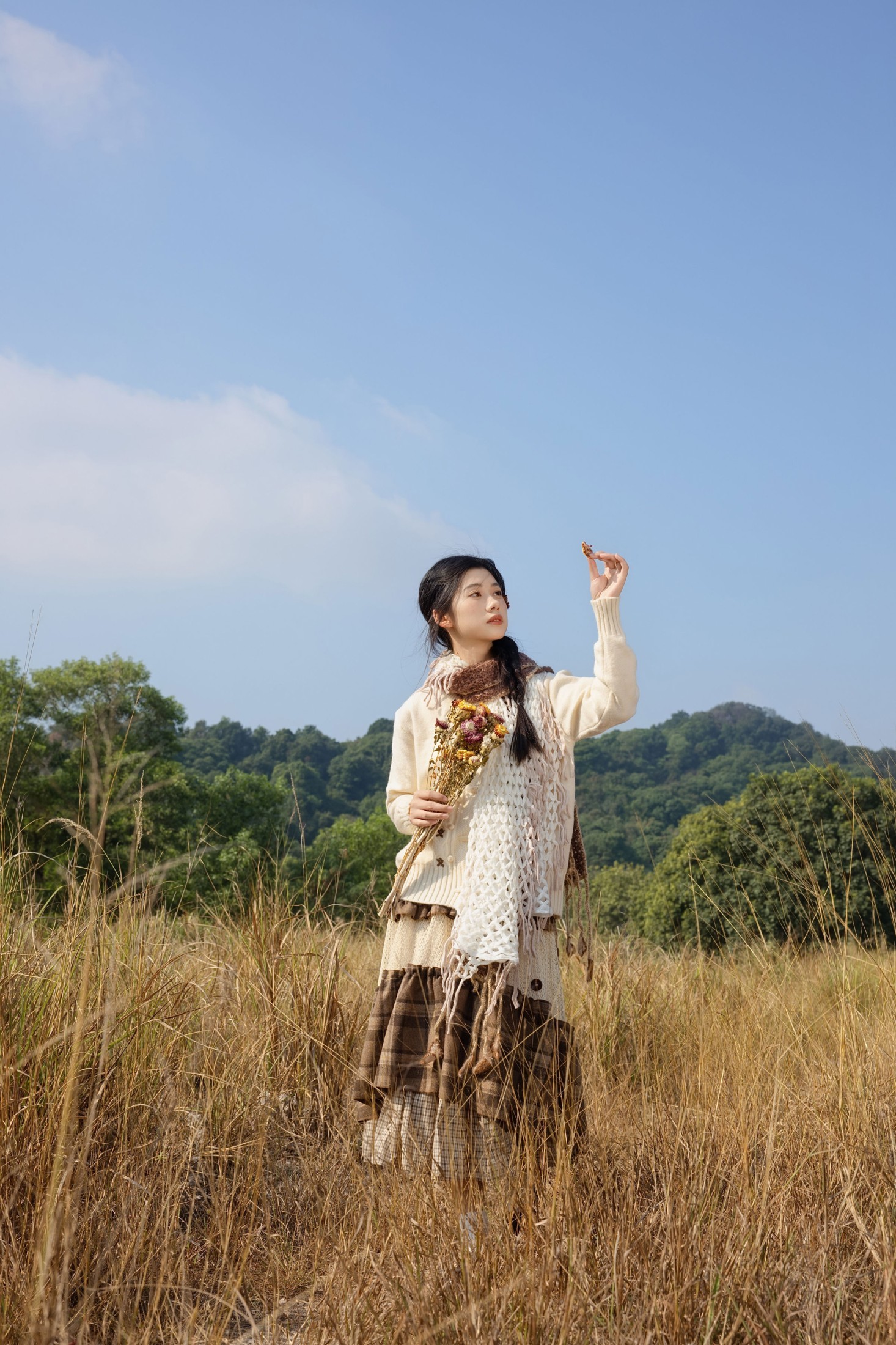《一本旧书，一束干花，写在秋天的温柔诗》[35P] 插图2