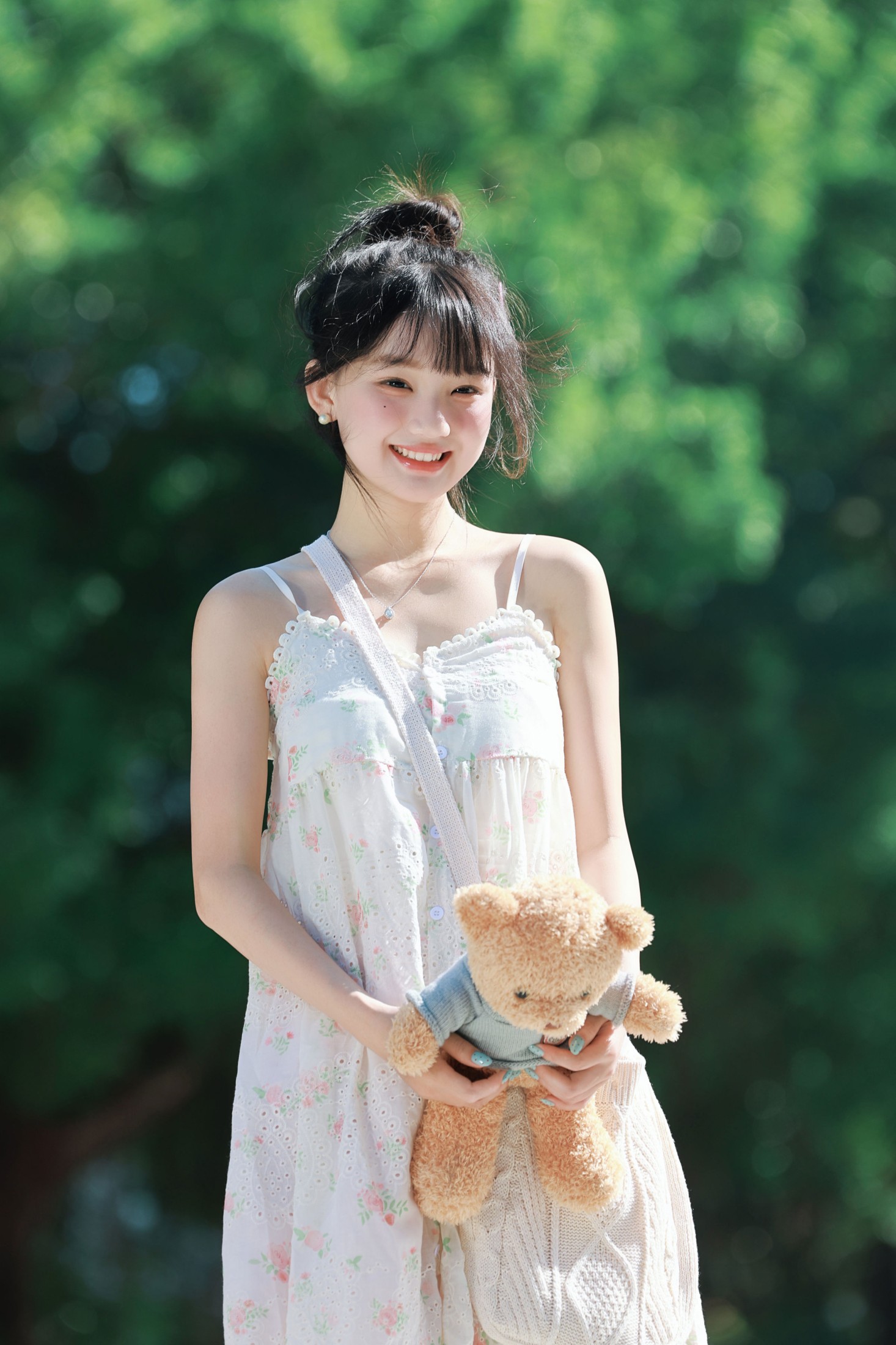 《夏日、小熊与她，藏在绿意里的温柔瞬间》[19P] 插图2