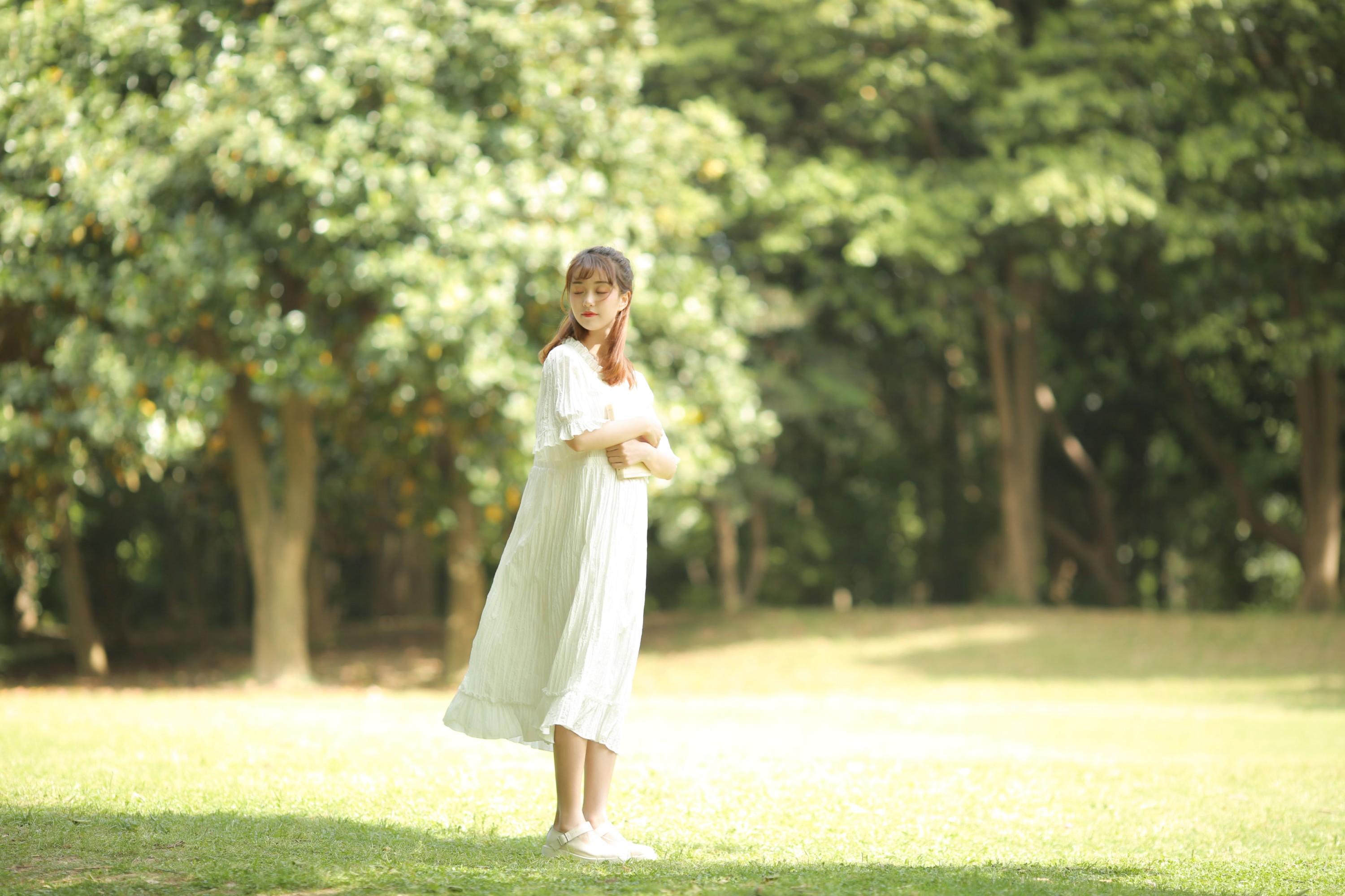 《你是拥有山川河海的神明，我是因与神明交错而发光的少女》[14P] 插图2