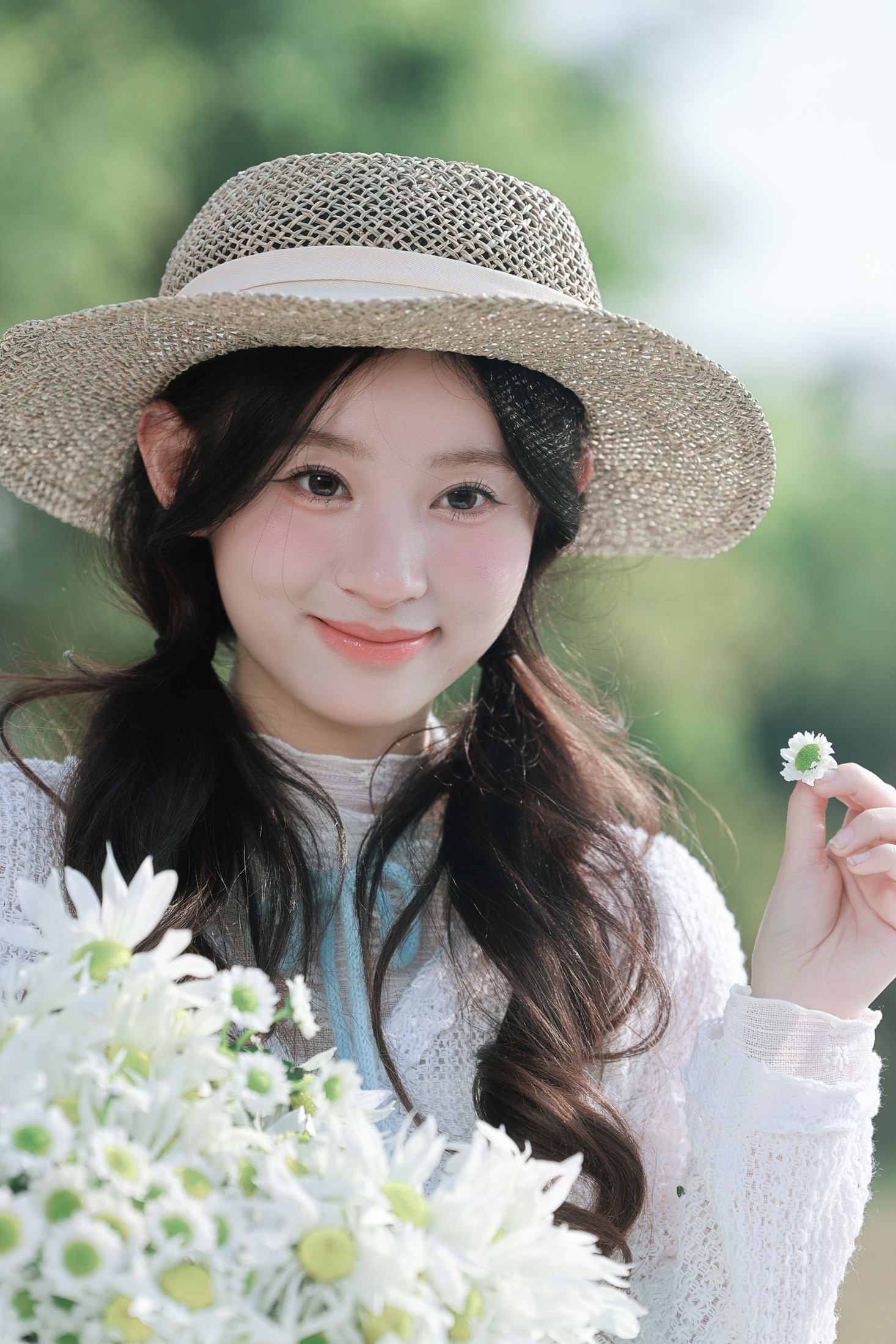 《春日草坪拍照攻略｜教你拍出森系少女感大片》[14P] 插图4