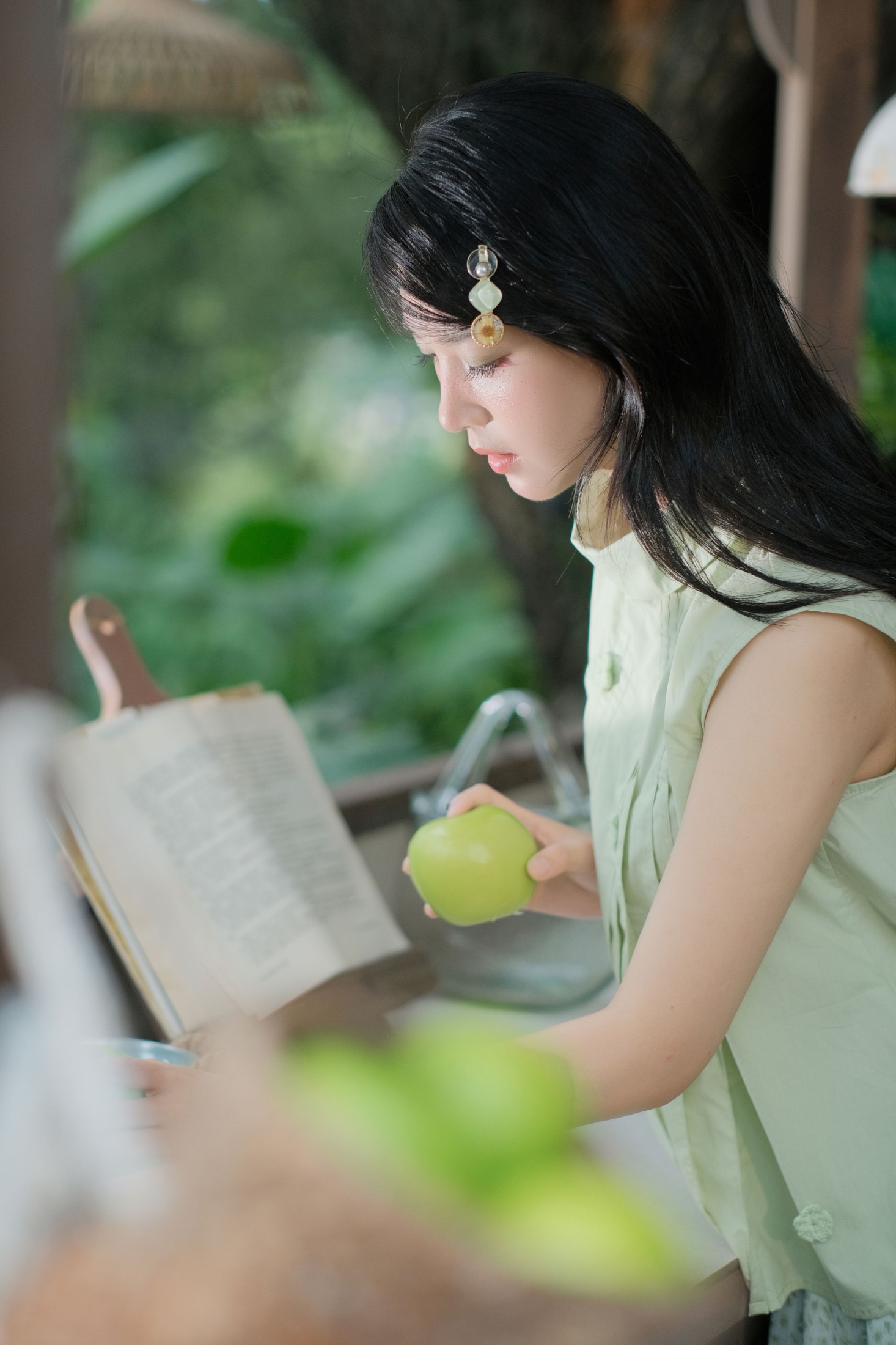 《青苹果味的初夏小院》[22P] 插图5