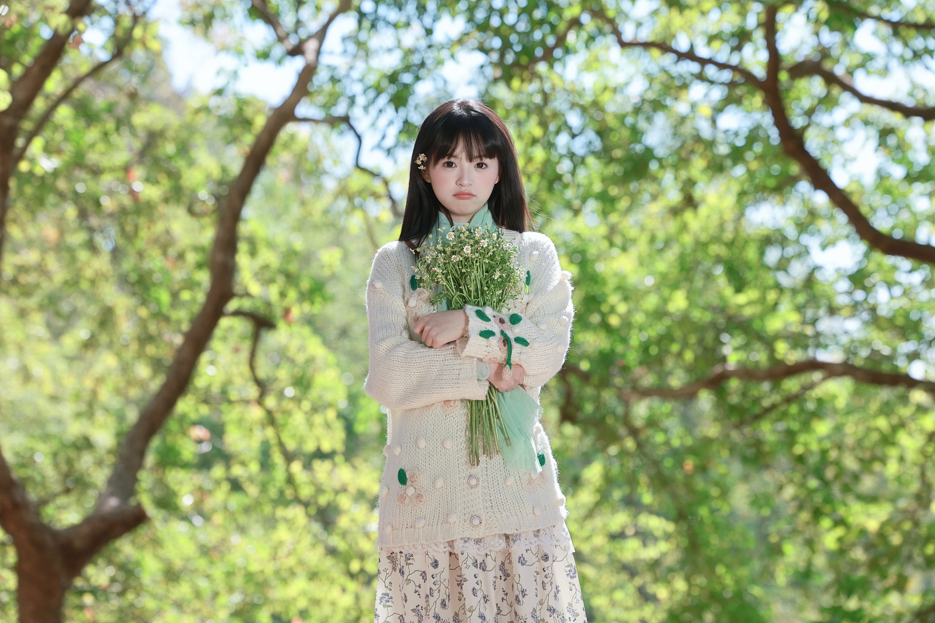 《当阳光穿过树叶，是春天写给少女的诗》[22P] 插图4